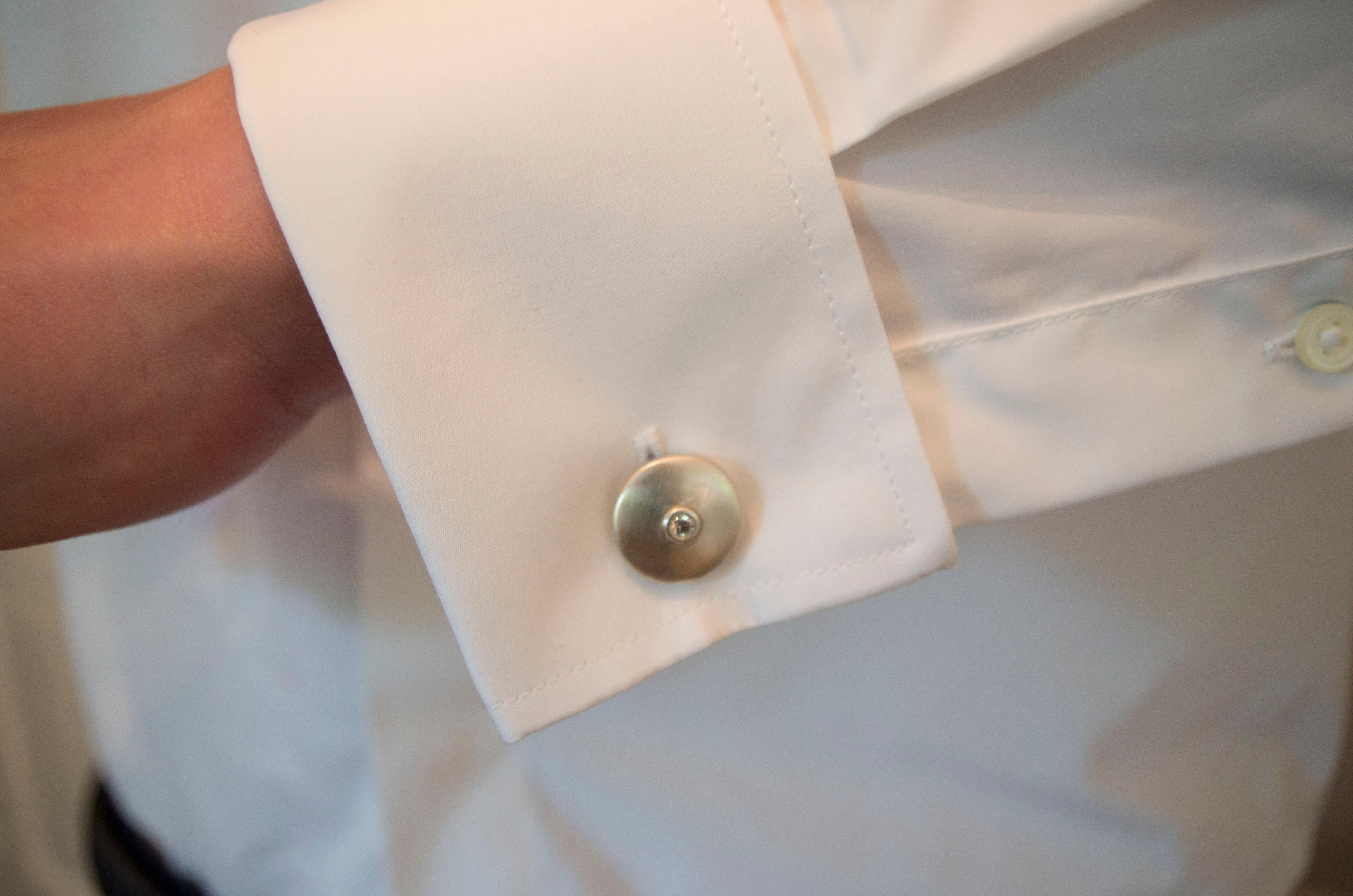 Faye Kim Sterling Silver Round Diamond Cufflinks In New Condition In Westport, CT