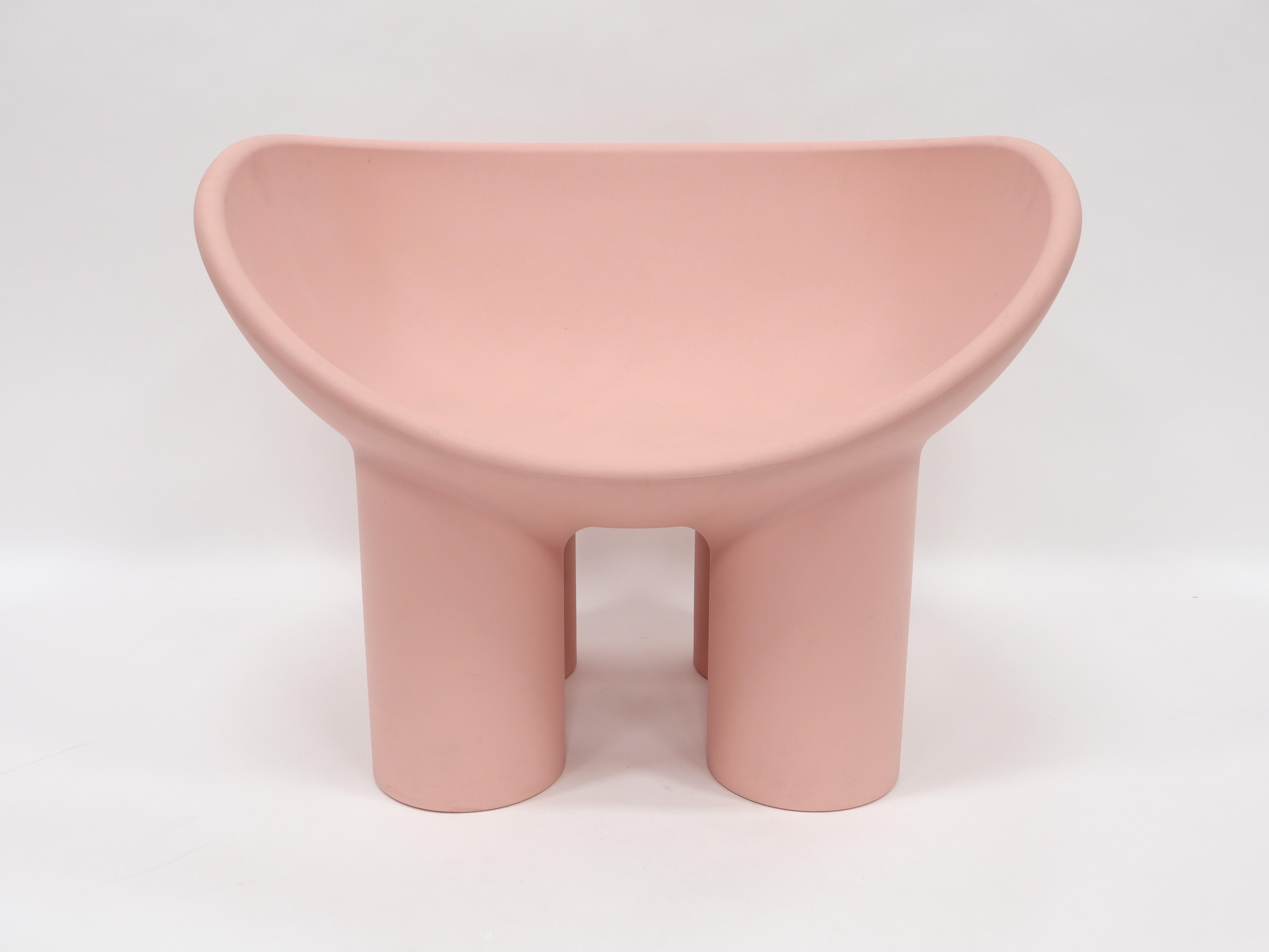 Standing on four chunky legs, Faye Toogood's dish-shaped seat is crafted in a single piece of fiberglass for strength and durability. Meticulously handmade by master artisans one piece at a time.