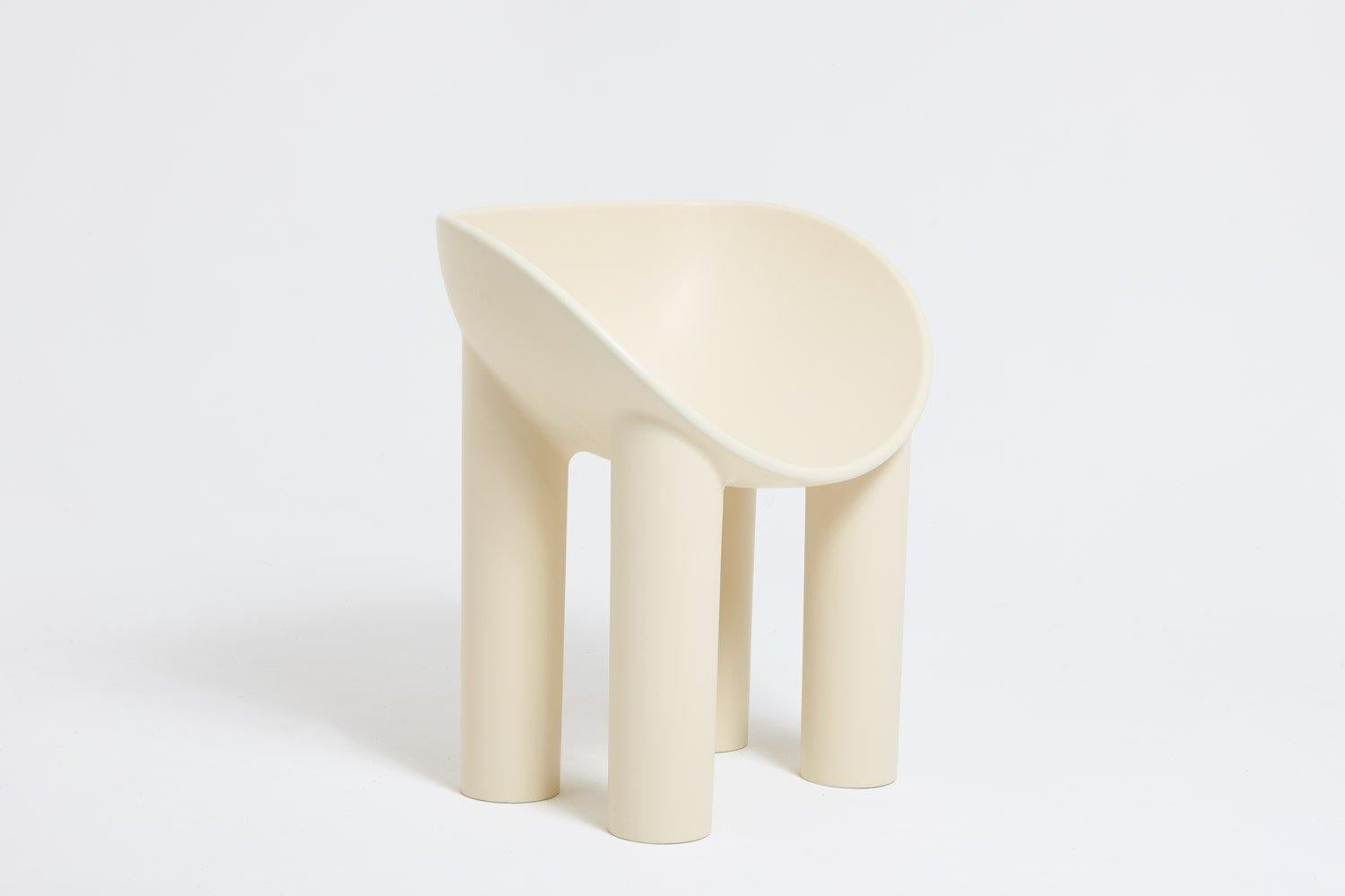 Roly-Poly Dining Chair Raw
Manufactured by Faye Toogood
London, 2018
Fiberglass

Measurements
68cm wide x 50cm deep x 75cm hight
26.77in wide x 19.68in deep x 29.52in hight

Colors

– Cream
– Charcoal
– Chalk

Concept
Her furniture and objects