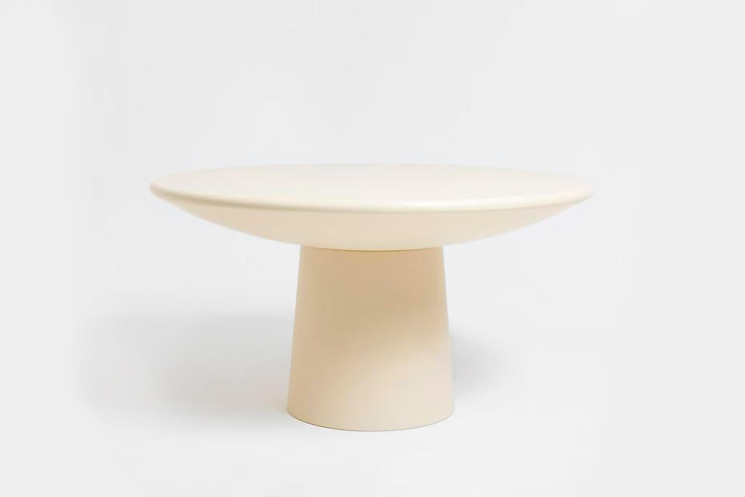 Faye Toogood
Roly poly dining table
Manufactured by Faye Toogood
London, 2019
Fiberglass

Measurements:
140 cm diameter x 75 cm height
55.12 in diameter x 29.53 in height

Colors:
– Cream
– Charcoal
– Raw

Concept:
Faye Toogood