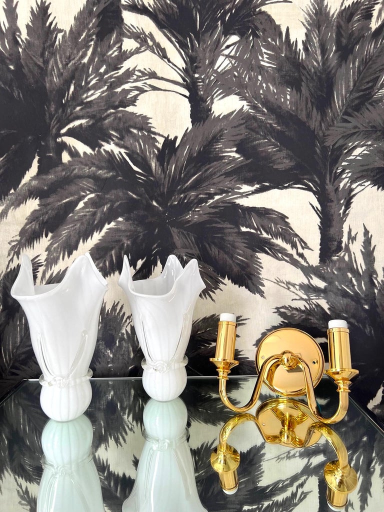 Fazzoletto Double Sconce in White Murano Glass with Gold Plated Frame, c. 1980 In Good Condition For Sale In Fort Lauderdale, FL