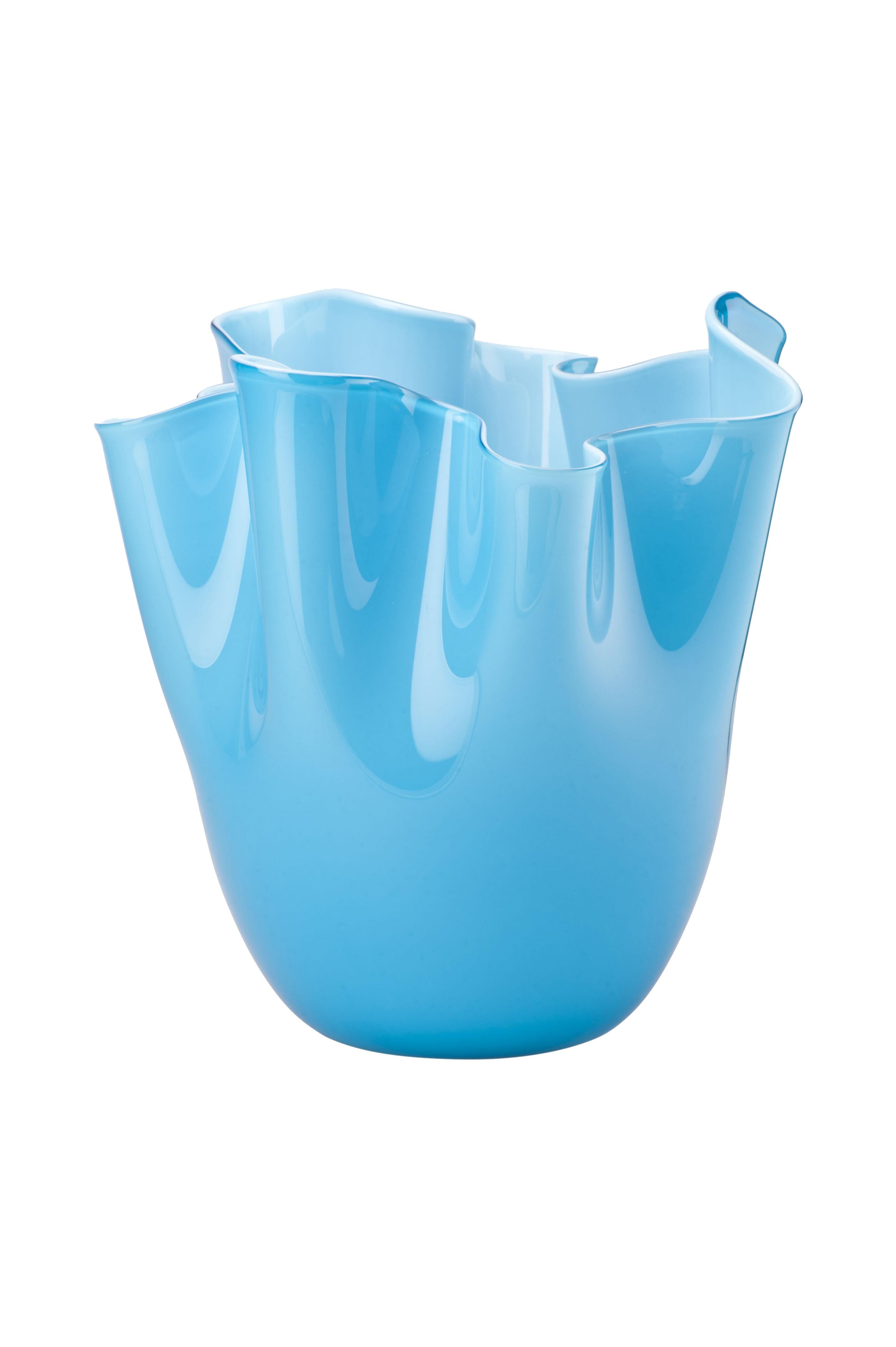 Venini glass vase with pinched rim in aquamarine designed by Fulvio Bianconi and Paolo Venini in 1948. Perfect for indoor home decor as container, vide-poche or statement piece for any room. Also available in other colors on 1stdibs. 

Dimensions: