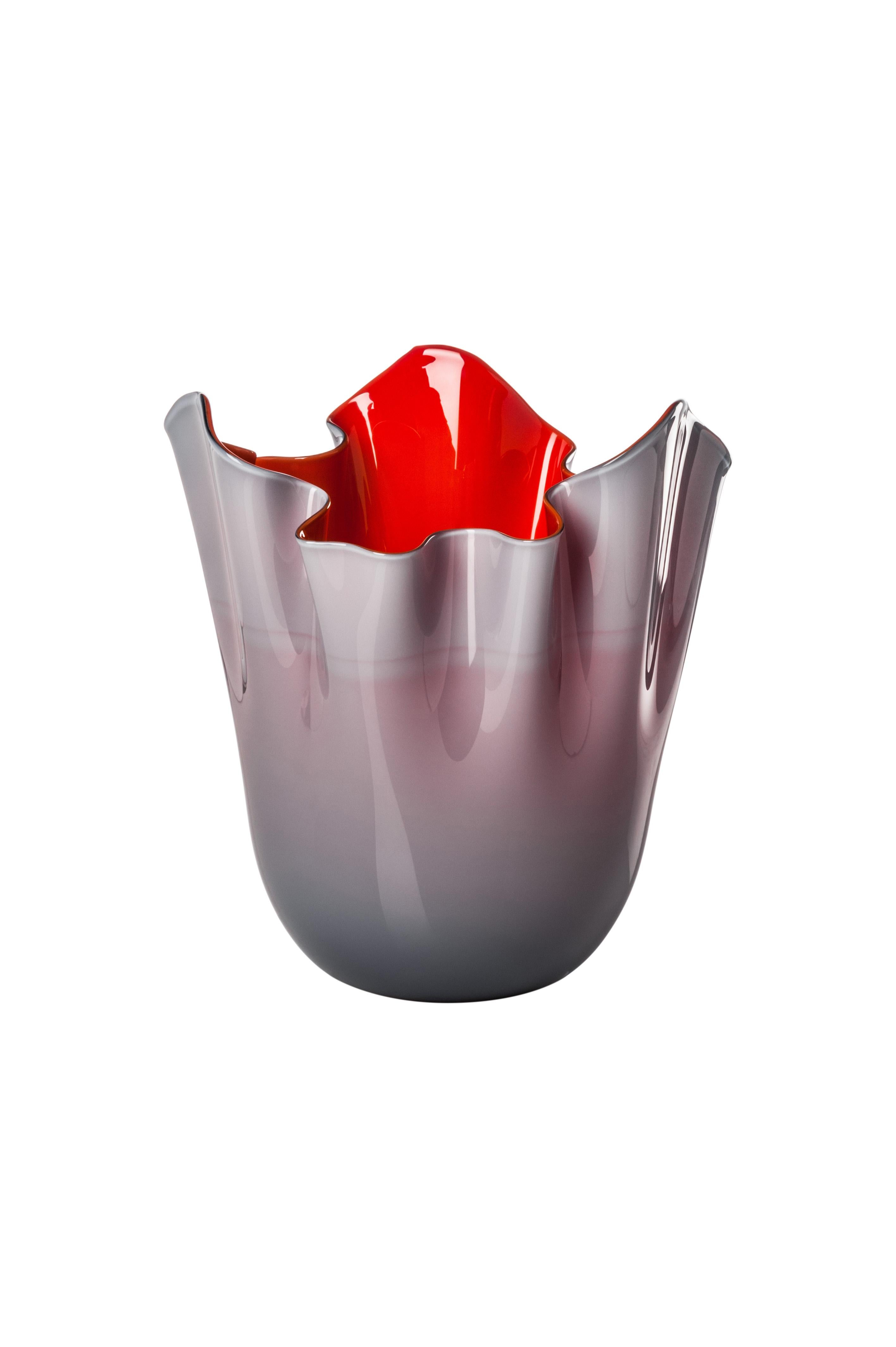 Venini glass vase with pinched rim in grape and red designed by Fulvio Bianconi and Paolo Venini in 1948. Perfect for indoor home decor as container, vide-poche or statement piece for any room. Also available in other colors on