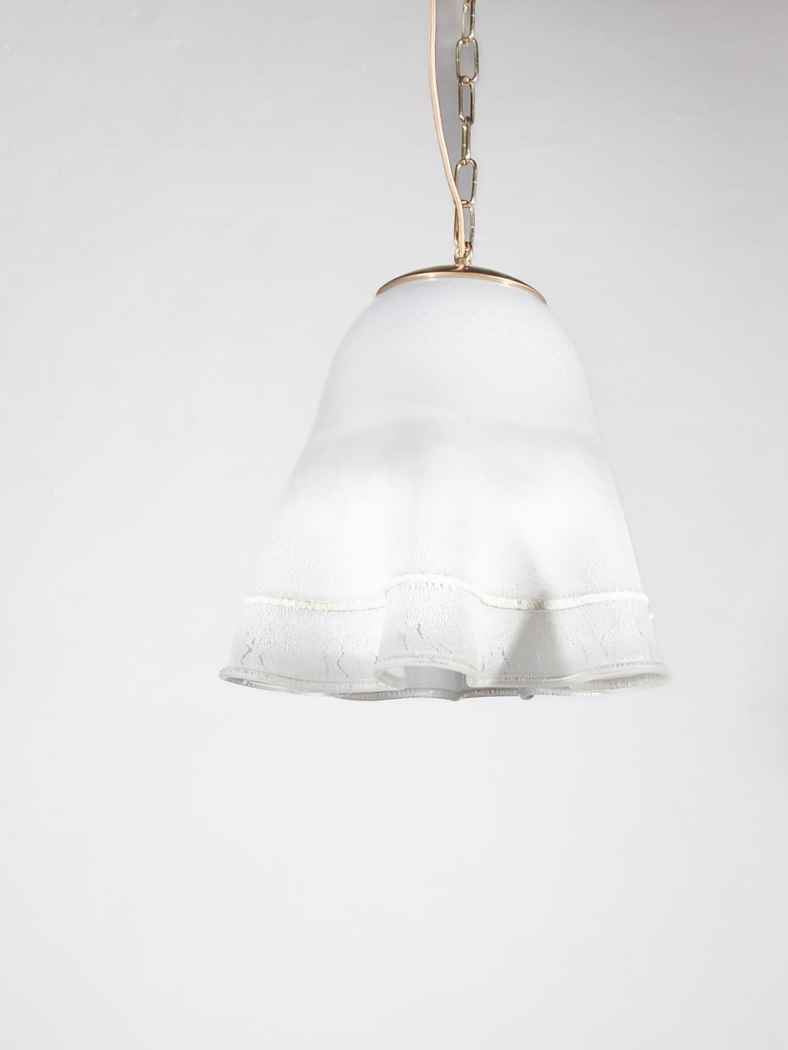Fin du 20e siècle Lustre en verre opale Fazzoletto conçu par Barbini, Murano, 1970 en vente