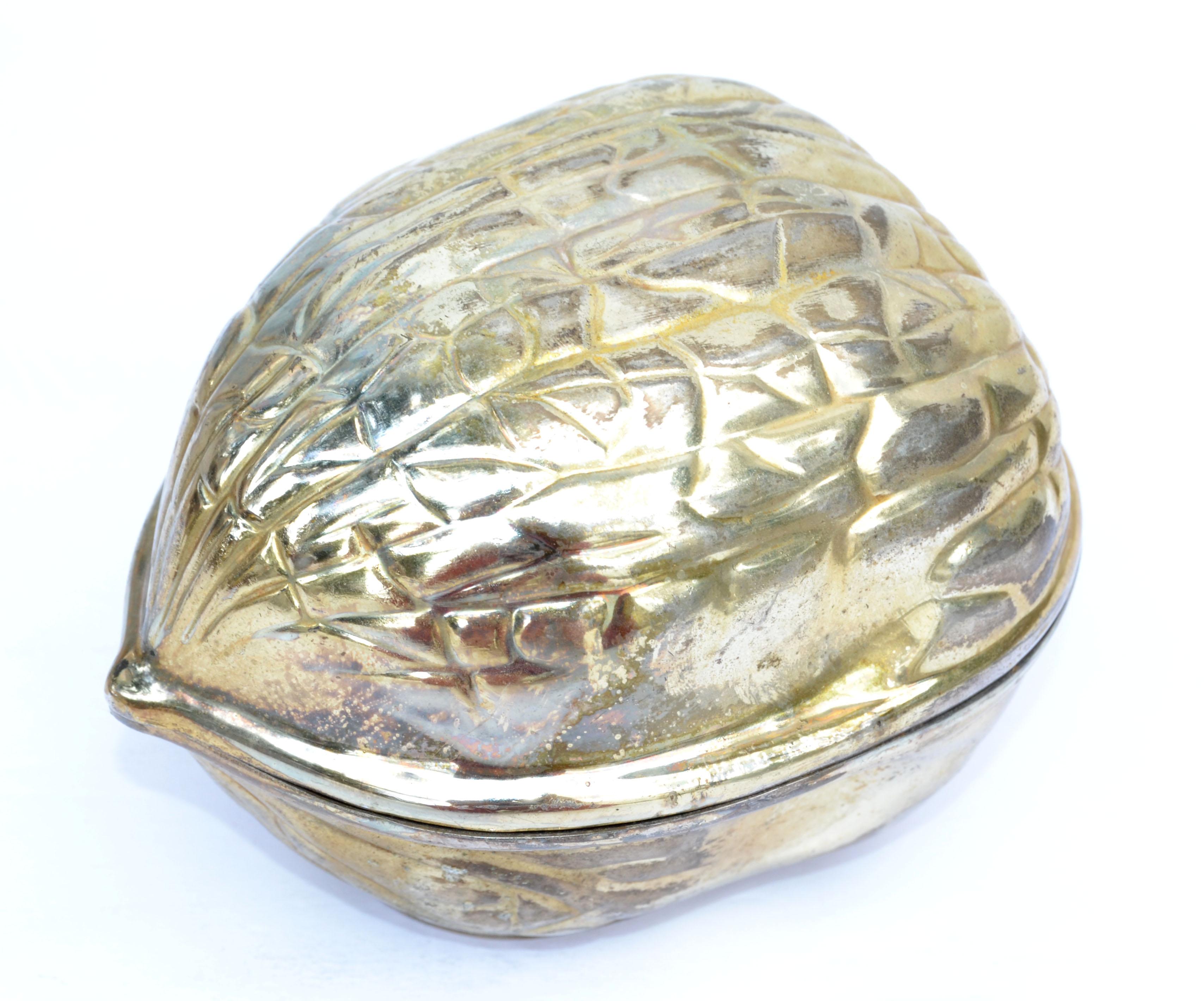 F.B. Boîte à bijoux Keepsake en forme de noyer plaqué or Rogers, 1970, Amérique  en vente 4