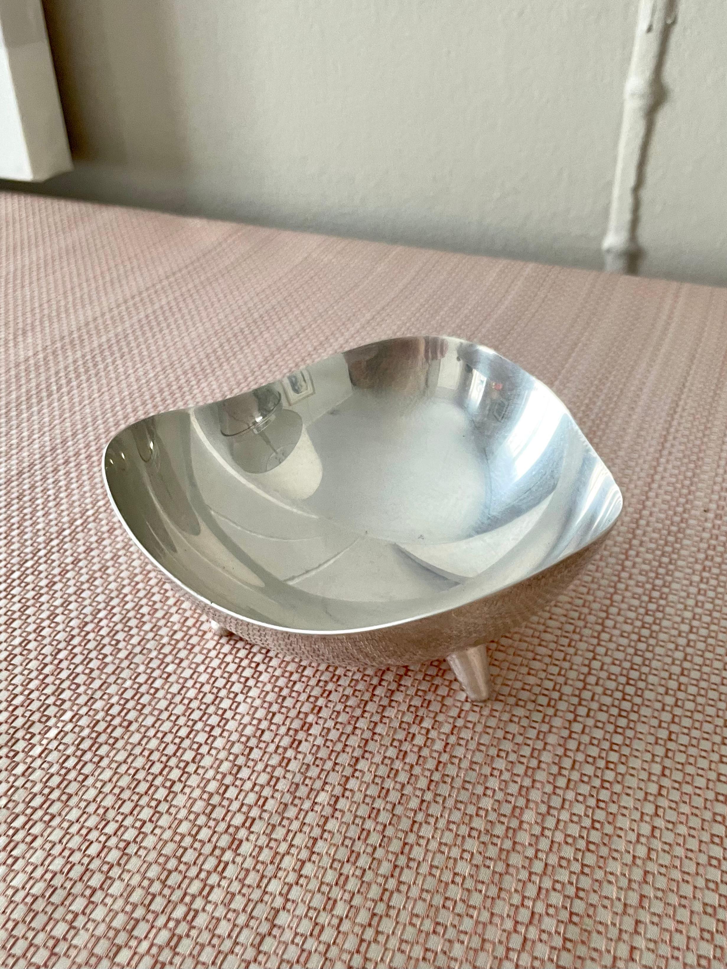 F.B. Rogers Midcentury Silverplate Footed Bowl For Sale 7