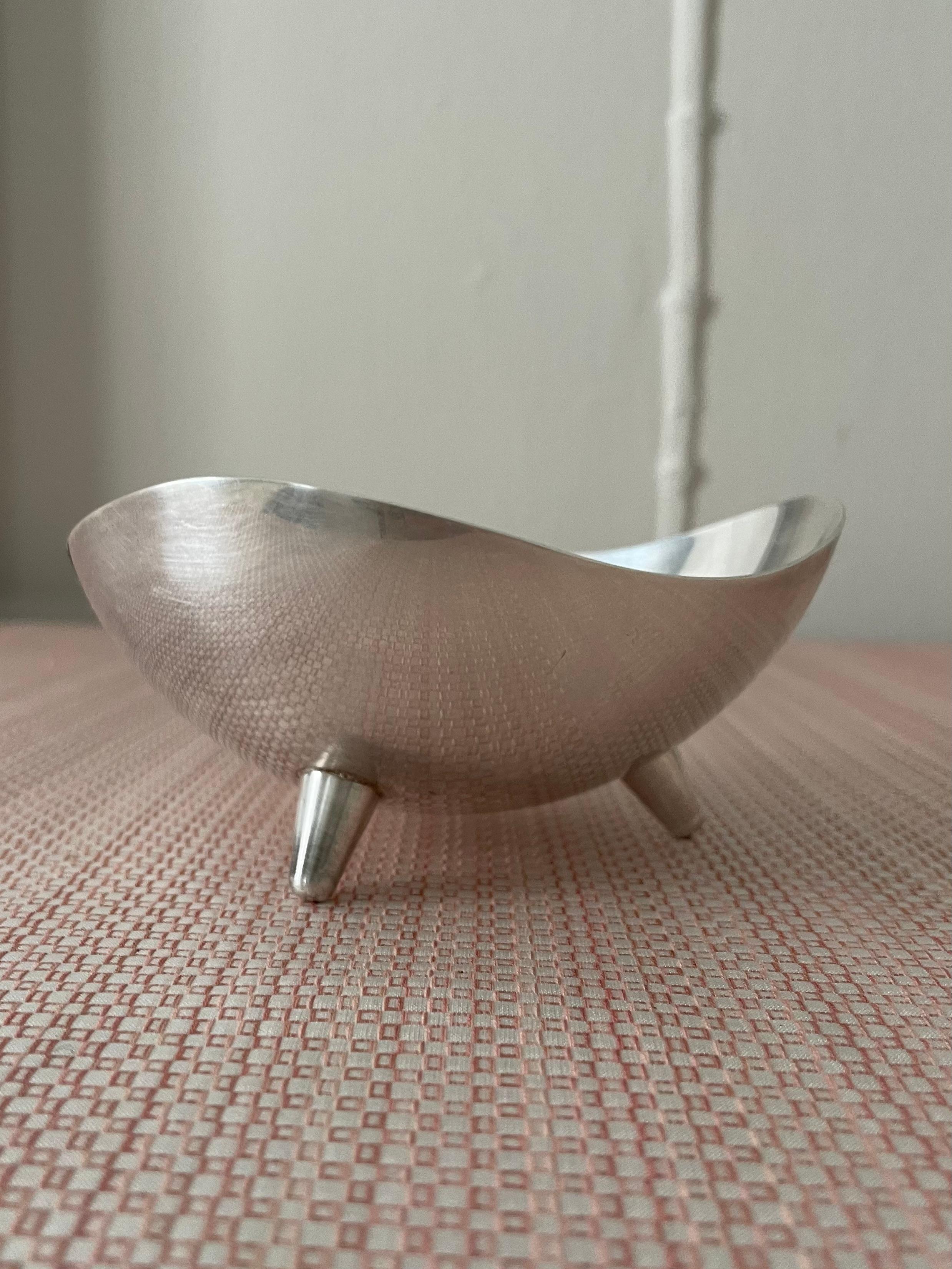 F.B. Rogers Midcentury Silverplate Footed Bowl In Good Condition For Sale In Los Angeles, CA