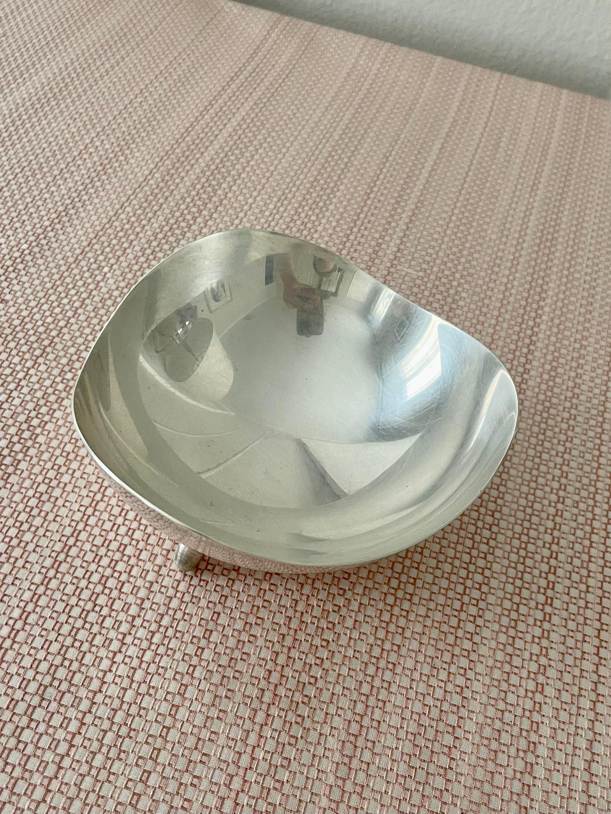 F.B. Rogers Midcentury Silverplate Footed Bowl For Sale 1