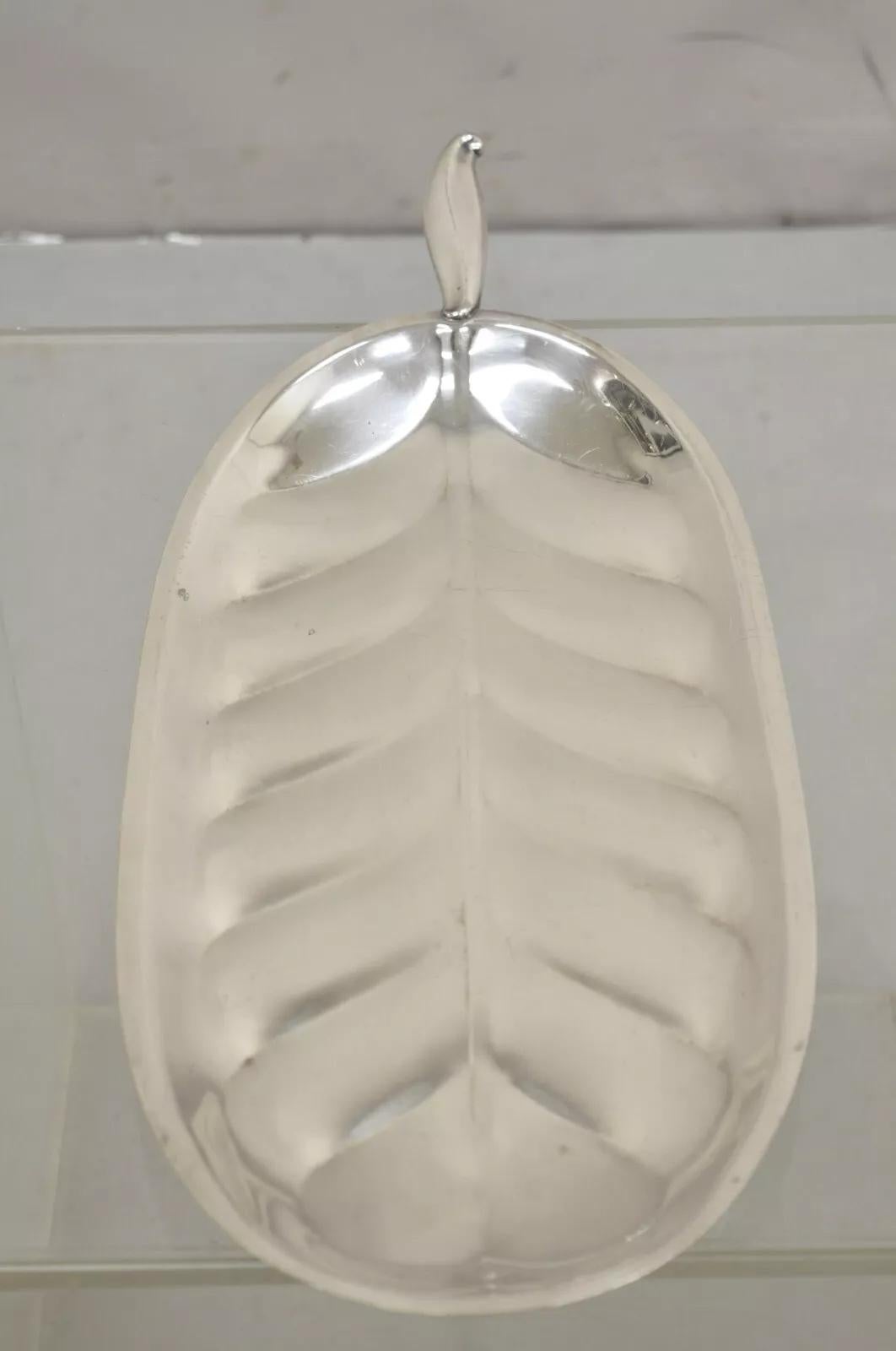 F.B. Rogers Silver Plate Oval Banana Leaf Form Serving Tray Platter w/ Handle B In Good Condition In Philadelphia, PA