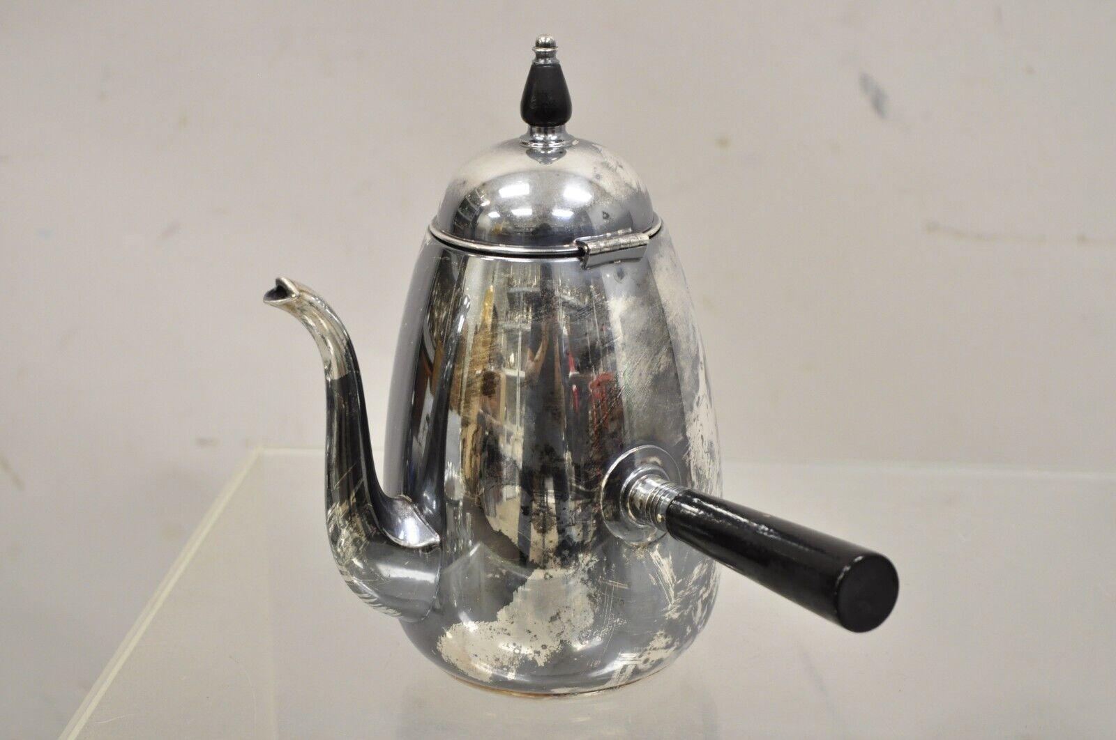 FB Rogers Silver Plated Art Deco Coffee Tea Pot with Hinged Lid and Wooden Handle (théière à café avec couvercle à charnière et poignée en bois) en vente 6
