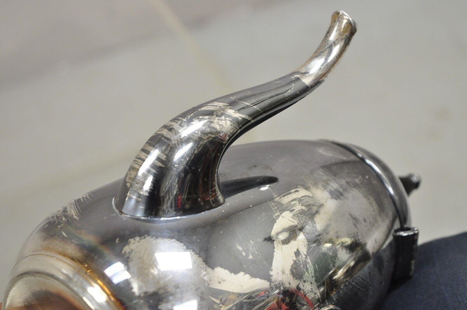 FB Rogers Silver Plated Art Deco Coffee Tea Pot with Hinged Lid and Wooden Handle (théière à café avec couvercle à charnière et poignée en bois) en vente 1