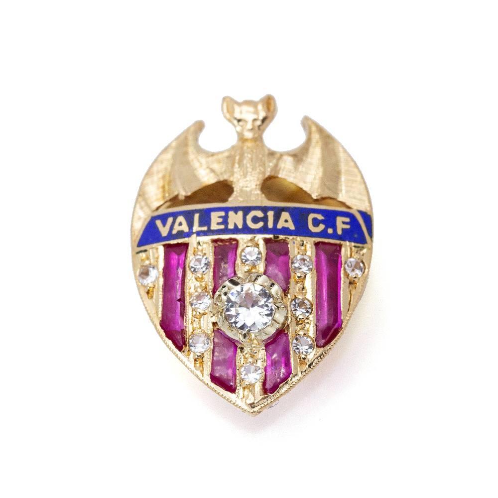 Futbol Club Valencia Schild Anstecknadel in Gold, Diamanten und Rubinen  11x Diamanten im Brillantschliff mit einem Gesamtgewicht von ca. 0,22ct, Rubine im Baguetteschliff, blaues Feueremail  18kt Gelbgold  2,60 Gramm  Dieses Schild ist in