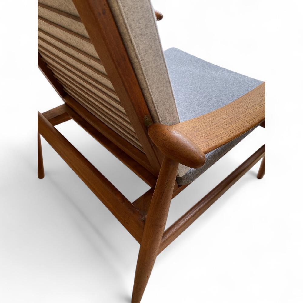 FD 133 lounge chair by Finn Juhl for France & Daverkosen In Good Condition For Sale In PARIS, FR