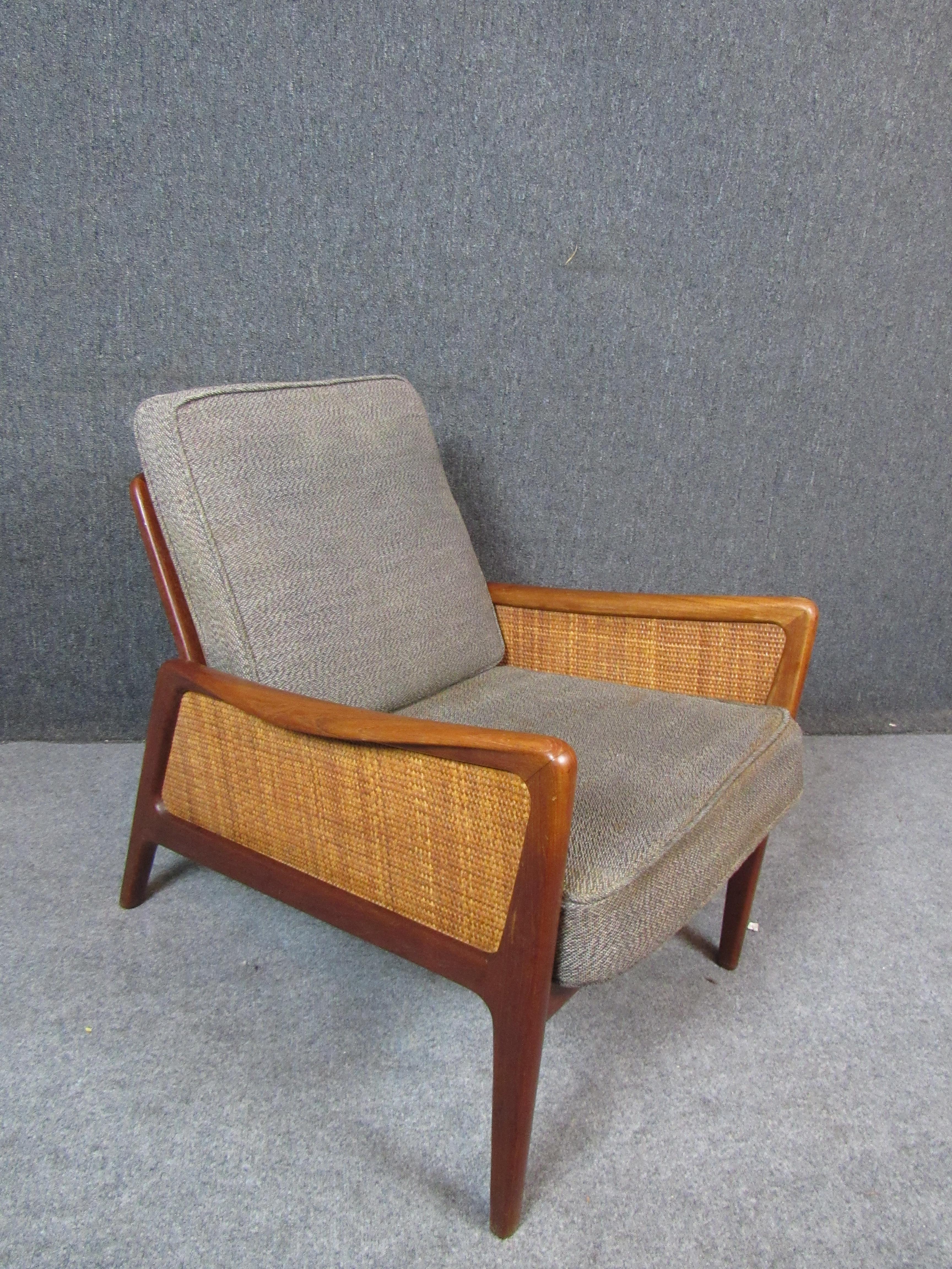 FD 151 Chair and Ottoman by Hvidt & Mølgaard for John Stuart For Sale 10