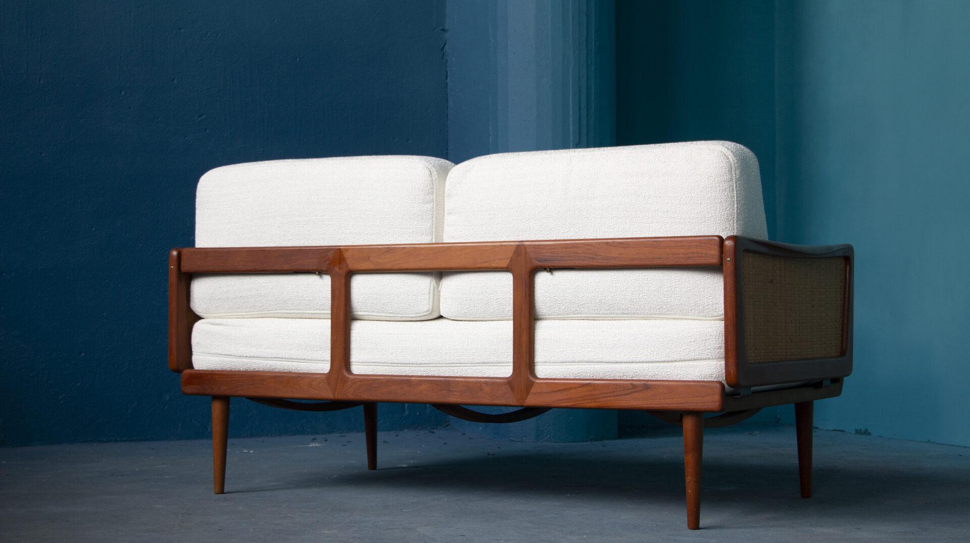 Danese FD 451 Daybed di Peter Hvidt & Orla Mølgaard-Nielsen in tessuto bouclé, 1956 in vendita