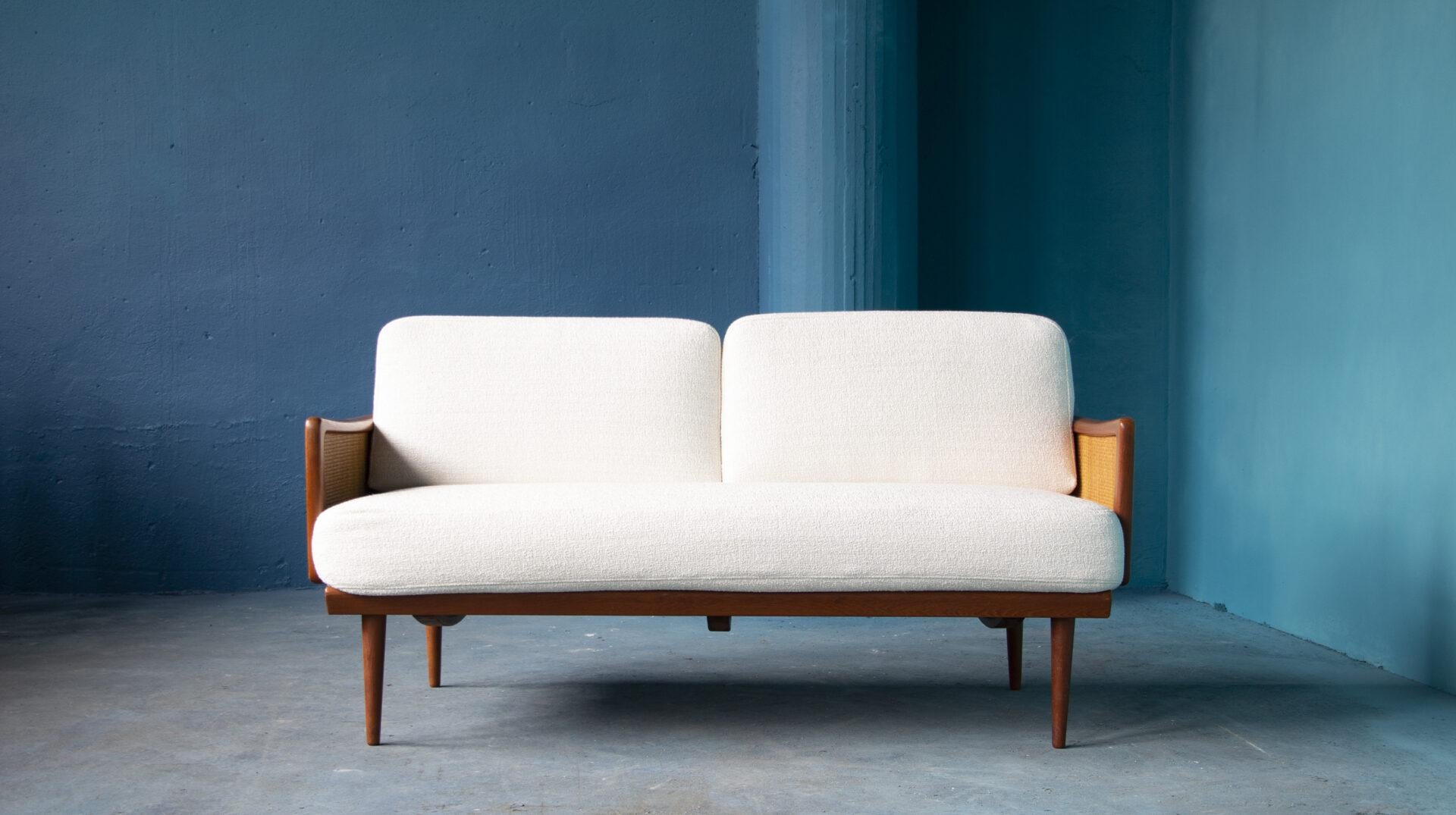 FD 451 Daybed di Peter Hvidt & Orla Mølgaard-Nielsen in tessuto bouclé, 1956 in vendita 2