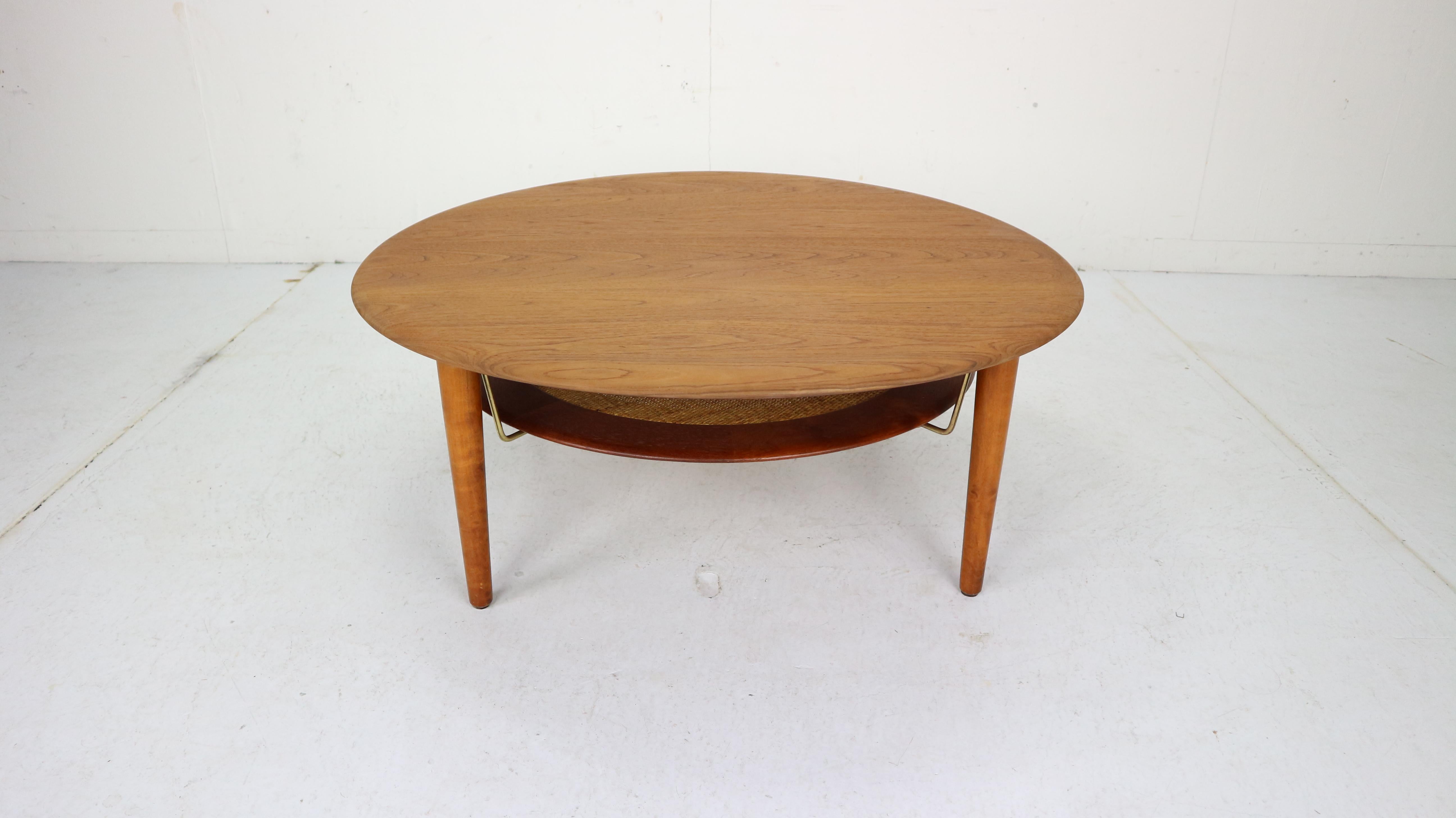 FD 515 Round Sofa Table by Peter Hvidt & Orla Mølgaard Nielsen for France & Son In Good Condition In The Hague, NL