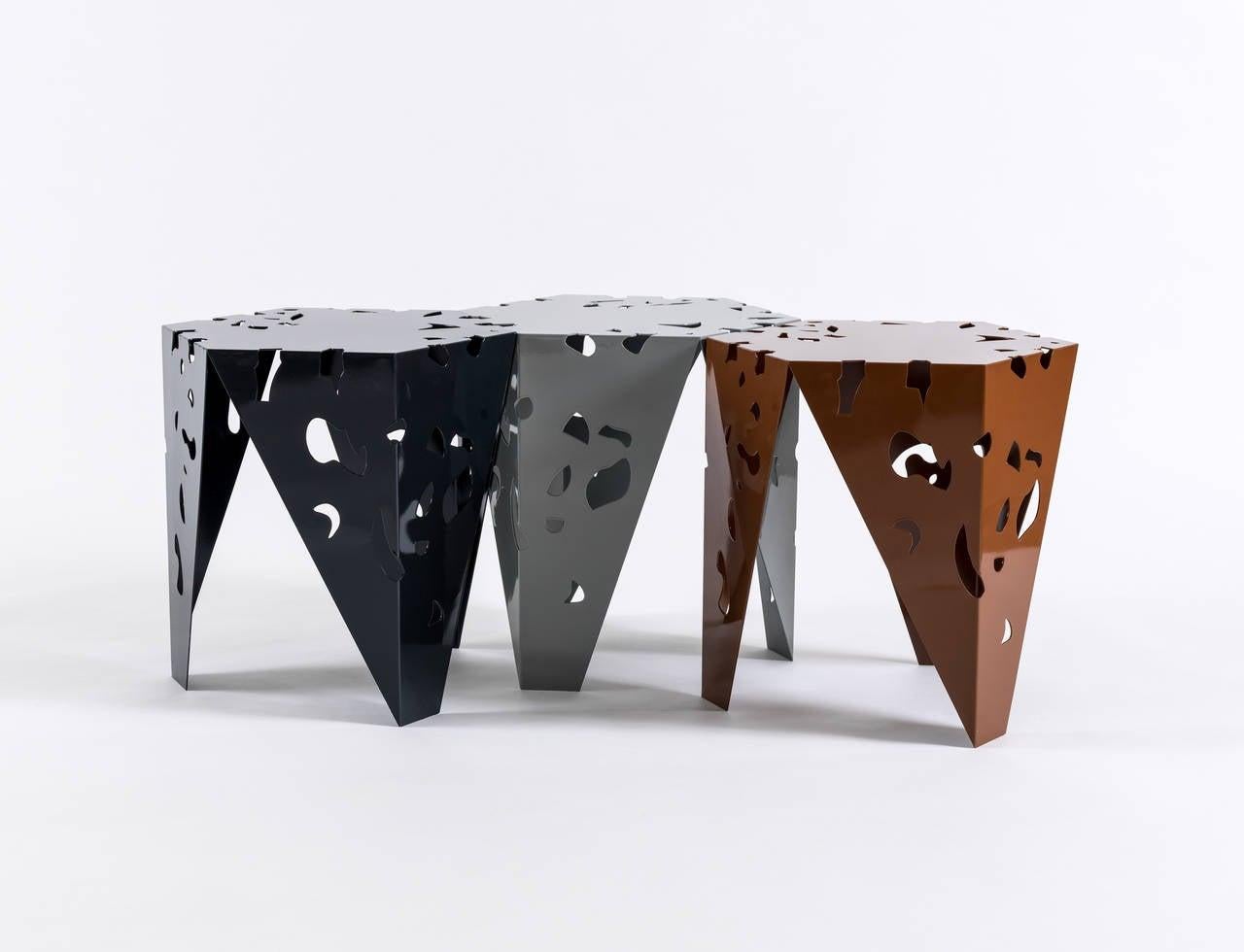The FDA stool is made of stainless steel and comes with six colors: white, black, mirror, copper, grey, and gold.