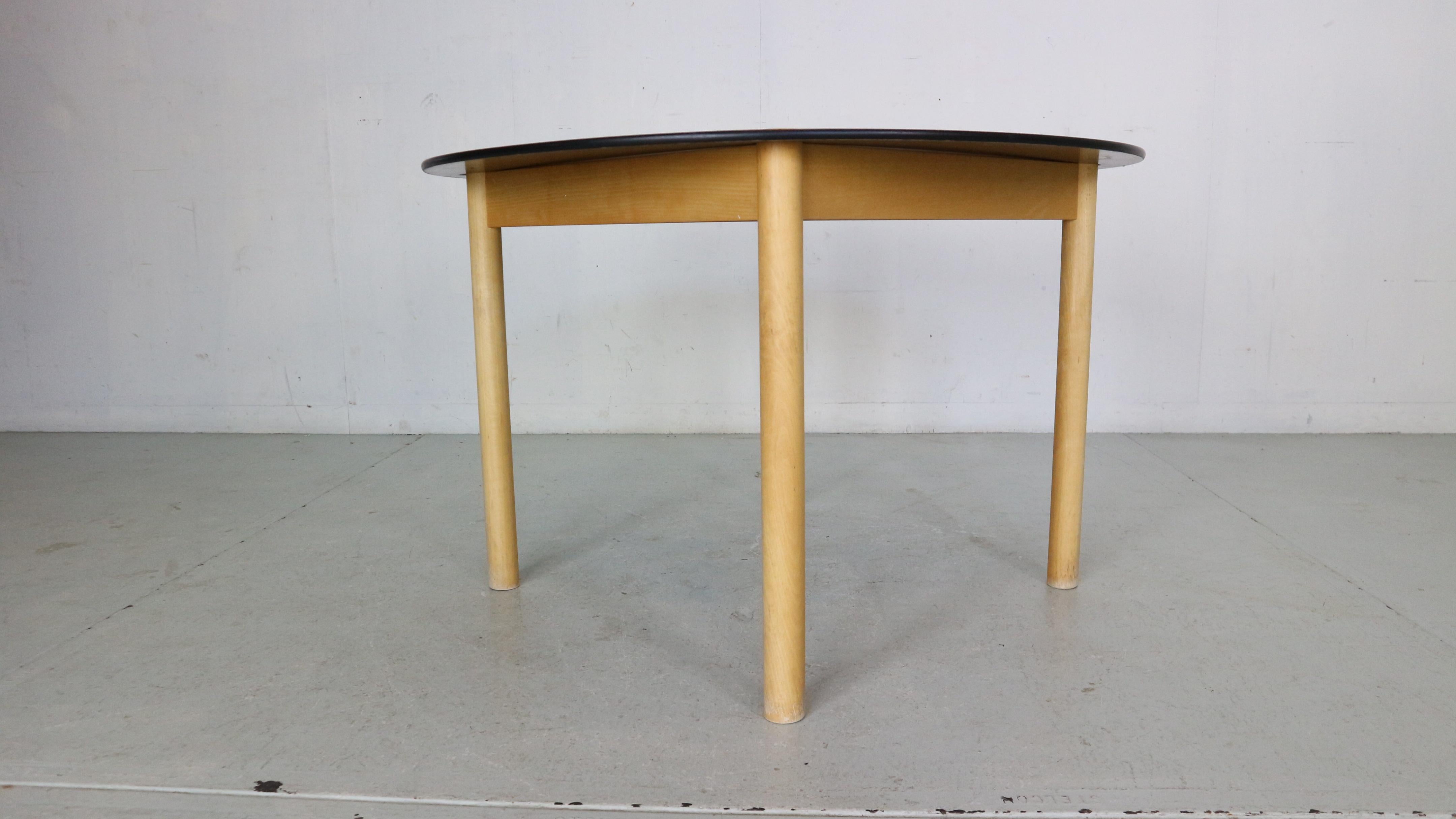 FDB Møbler Flip-Top Oak Round Dining Table By Børge Mogensen, 1950 Denmark In Good Condition In The Hague, NL