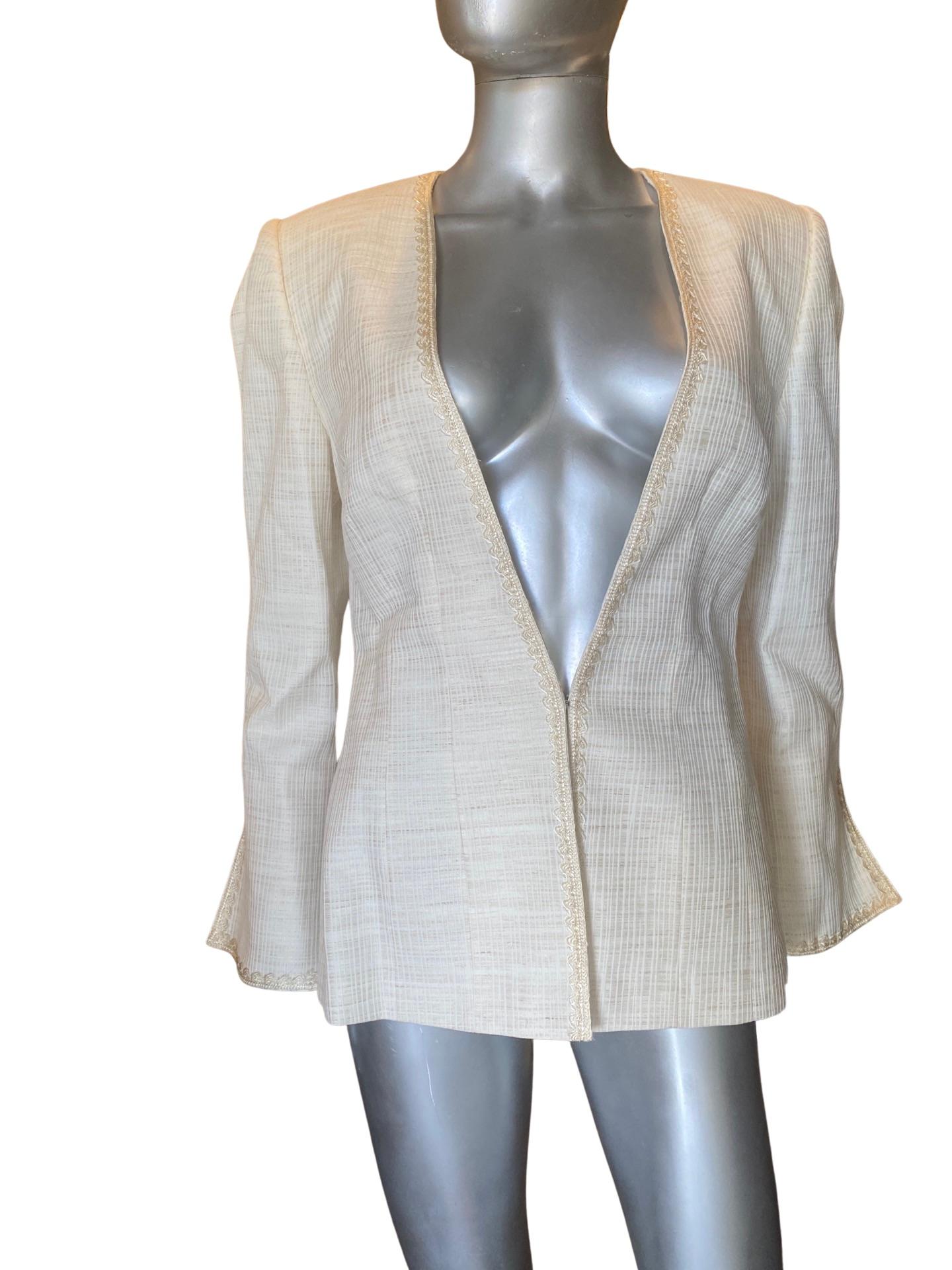 Fe Zandi Chic Custom Made Embroidered Linen Blend Jacket Size 12 In Excellent Condition For Sale In Palm Springs, CA