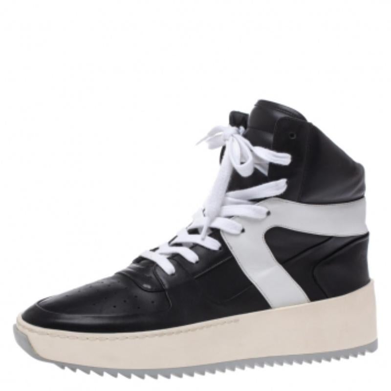 Fear of God Zapatillas altas de baloncesto de cuero negro/blanco Talla 40 en Bueno estado para la venta en Dubai, Al Qouz 2