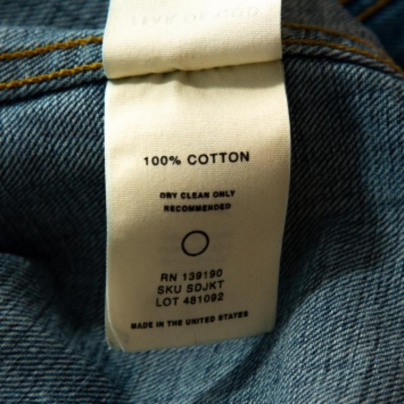Esta chaqueta de la colección Primavera/Verano 2018 de Fear of God resulta elegante cuando se combina con unos pantalones frescos. Prepárate para ganar cumplidos por tu estilo con esta cazadora vaquera azul. Está confeccionada en algodón, con cuello