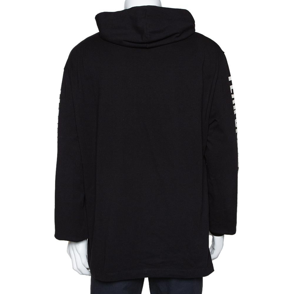 Embrace casual fashion in a cool way with this hoodie from Fear Of God Jeans Fifth Collection. It is made from cotton in a relaxed shape and detailed with the brand logo on the long sleeves. The black creation is comfortable and stylish.

