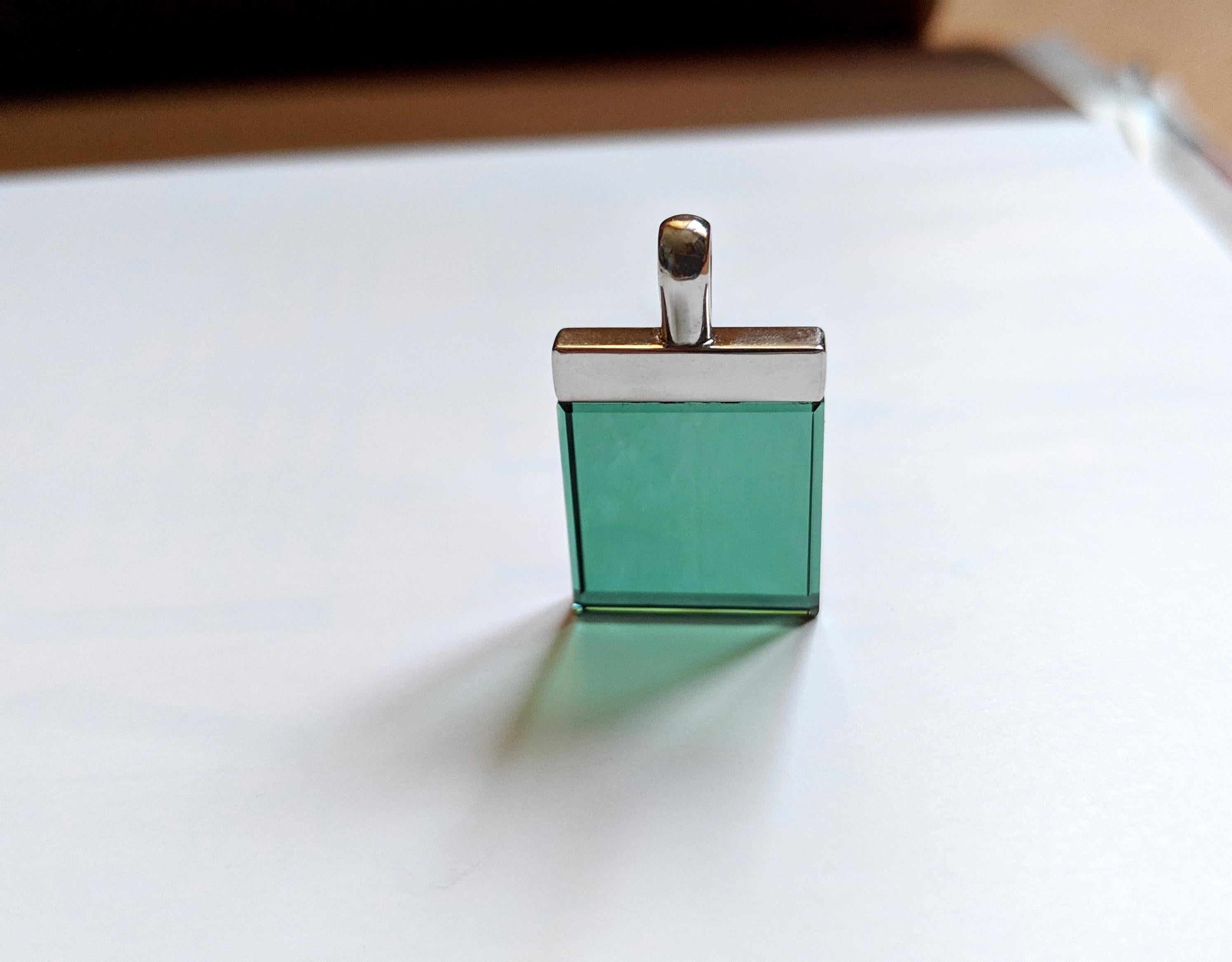 Collier pendentif de créateur en argent sterling avec quartz vert en vente 2