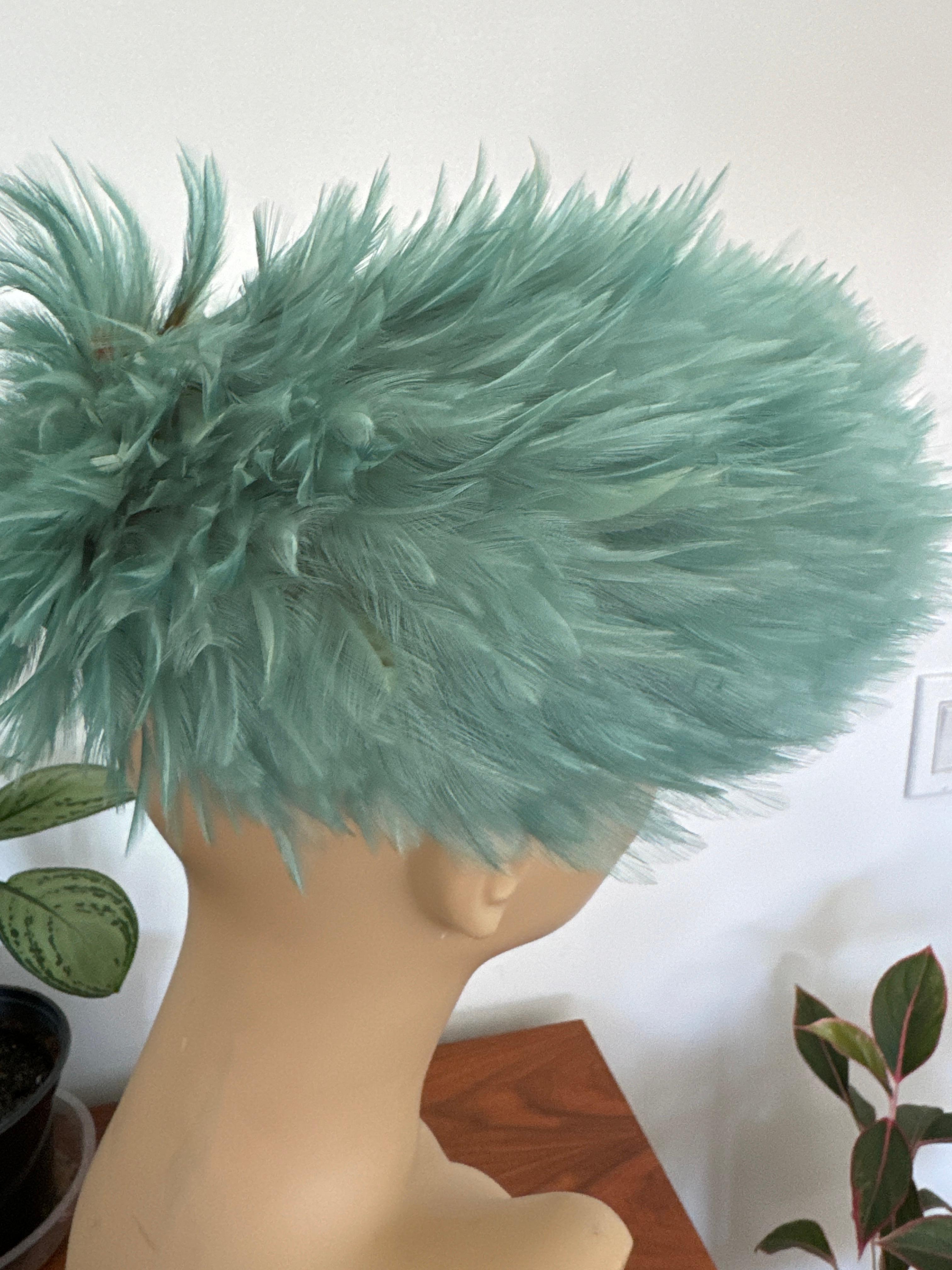 Cappello berretto di piume De Pinna Salon Greene & Greene 1960s in vendita 6