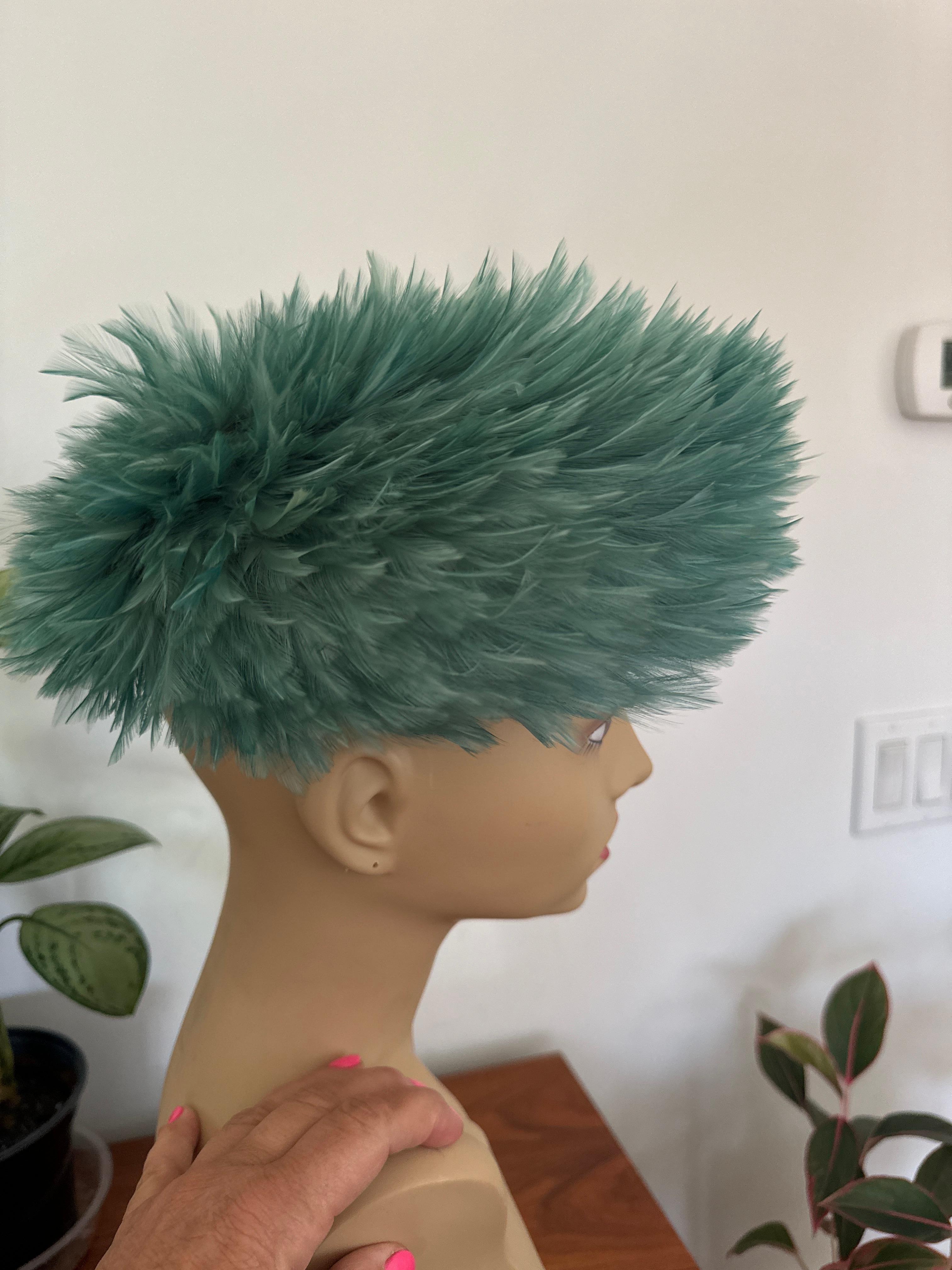 Cappello berretto di piume De Pinna Salon Greene & Greene 1960s in vendita 7