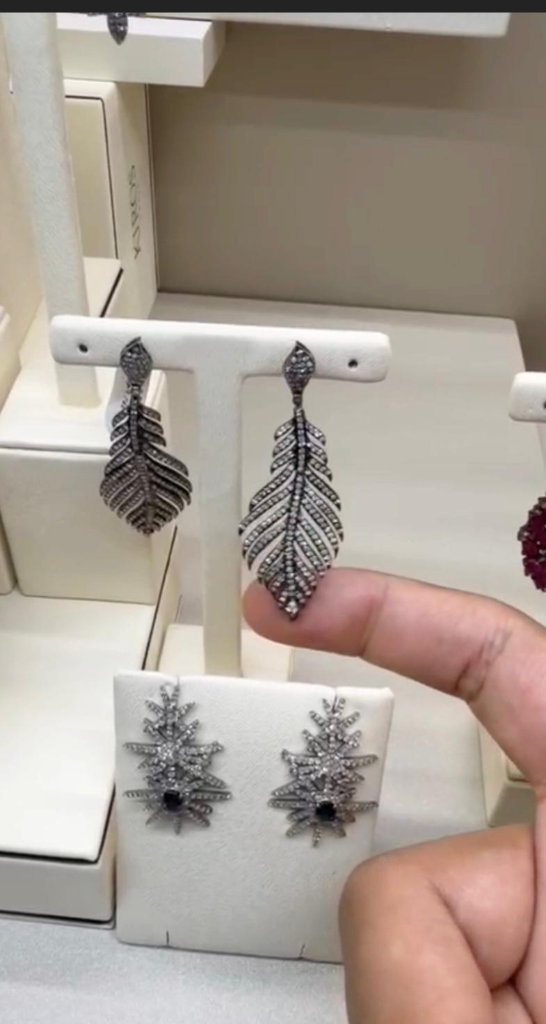 Orecchini con piume in oro bianco 18 carati, argento, diamanti e smalto in vendita 6