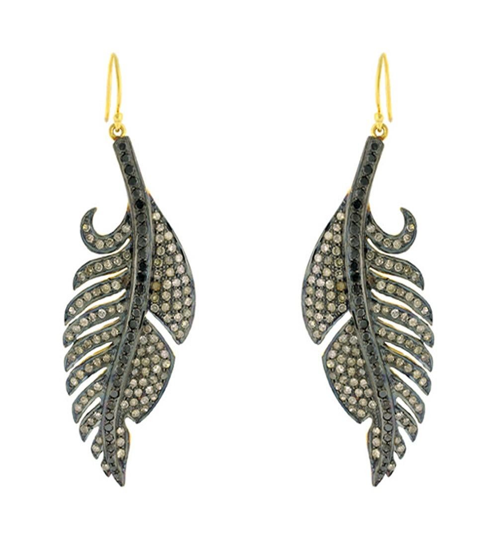 Feather Shaped Pave Diamonds Dangle Earrings Made in 18k Yellow Gold & Silver In New Condition For Sale In New York, NY