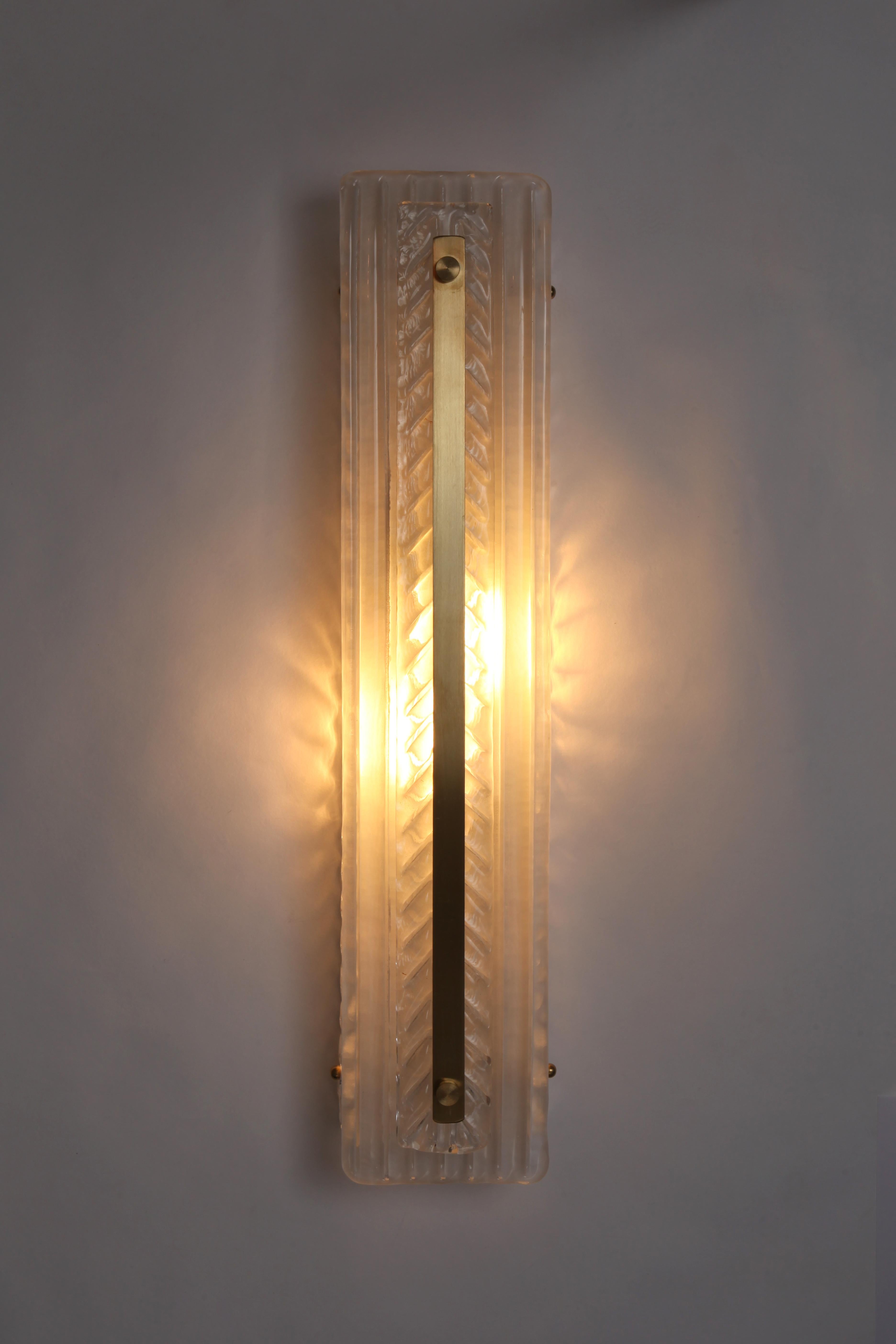 Feather Wall Sconce in Murano Glass with Brass Strip Detail (US Specification) 2