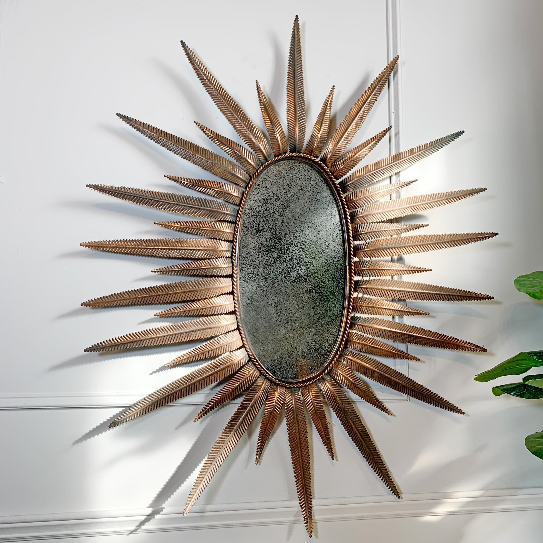 Feathered Copper Sunburst Mirror 1970's Italian  In Good Condition For Sale In Hastings, GB
