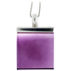 In primo piano in Vogue Designer Collana con ciondolo in argento sterling e ametista