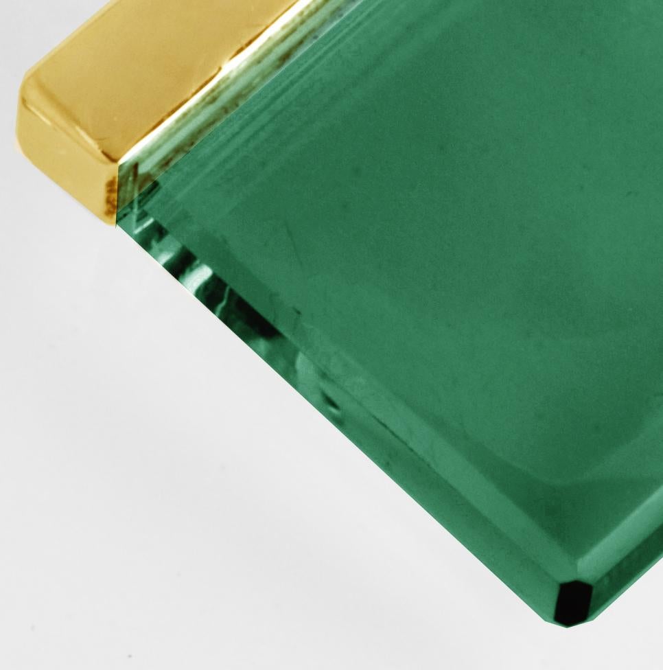 In primo piano su Vogue UA Ciondolo d'autore in oro giallo con quarzo verde in vendita 1