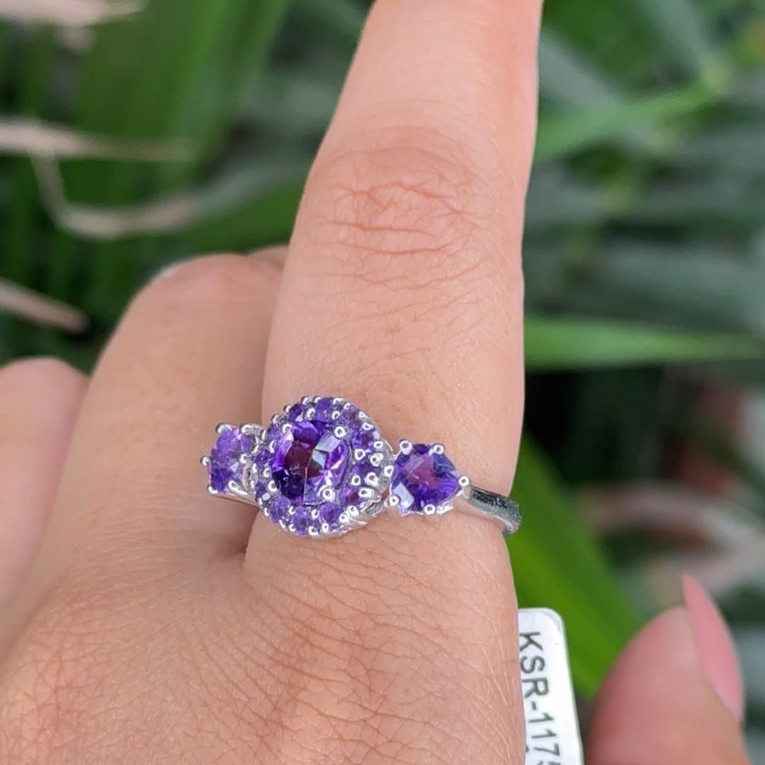 For Sale:  February Bithstone Amethyst Cluster Women Ring in 925 Sterling Silver for Mother 4