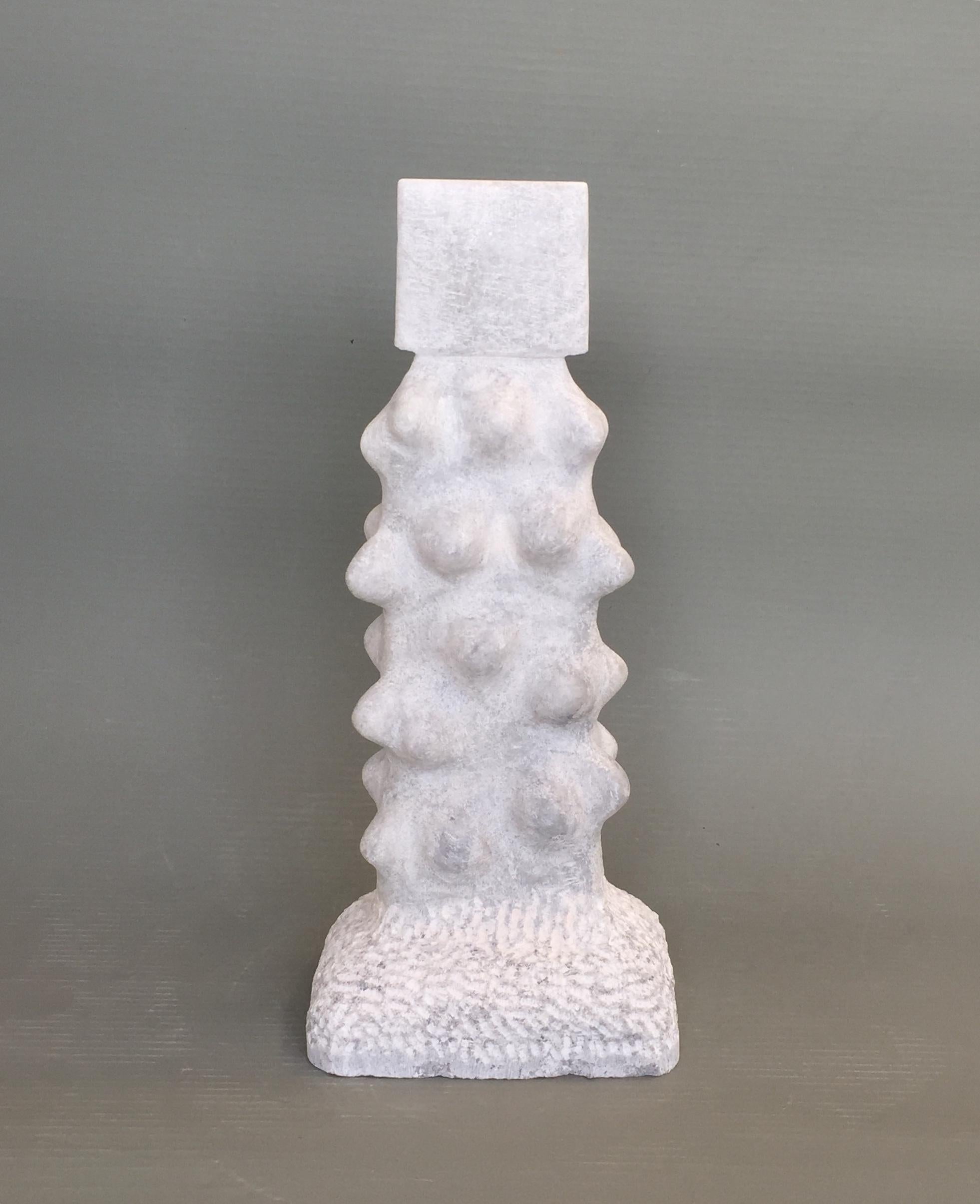 Postmoderno Scultura contemporanea di febbraio in marmo di Tom von Kaenel in vendita