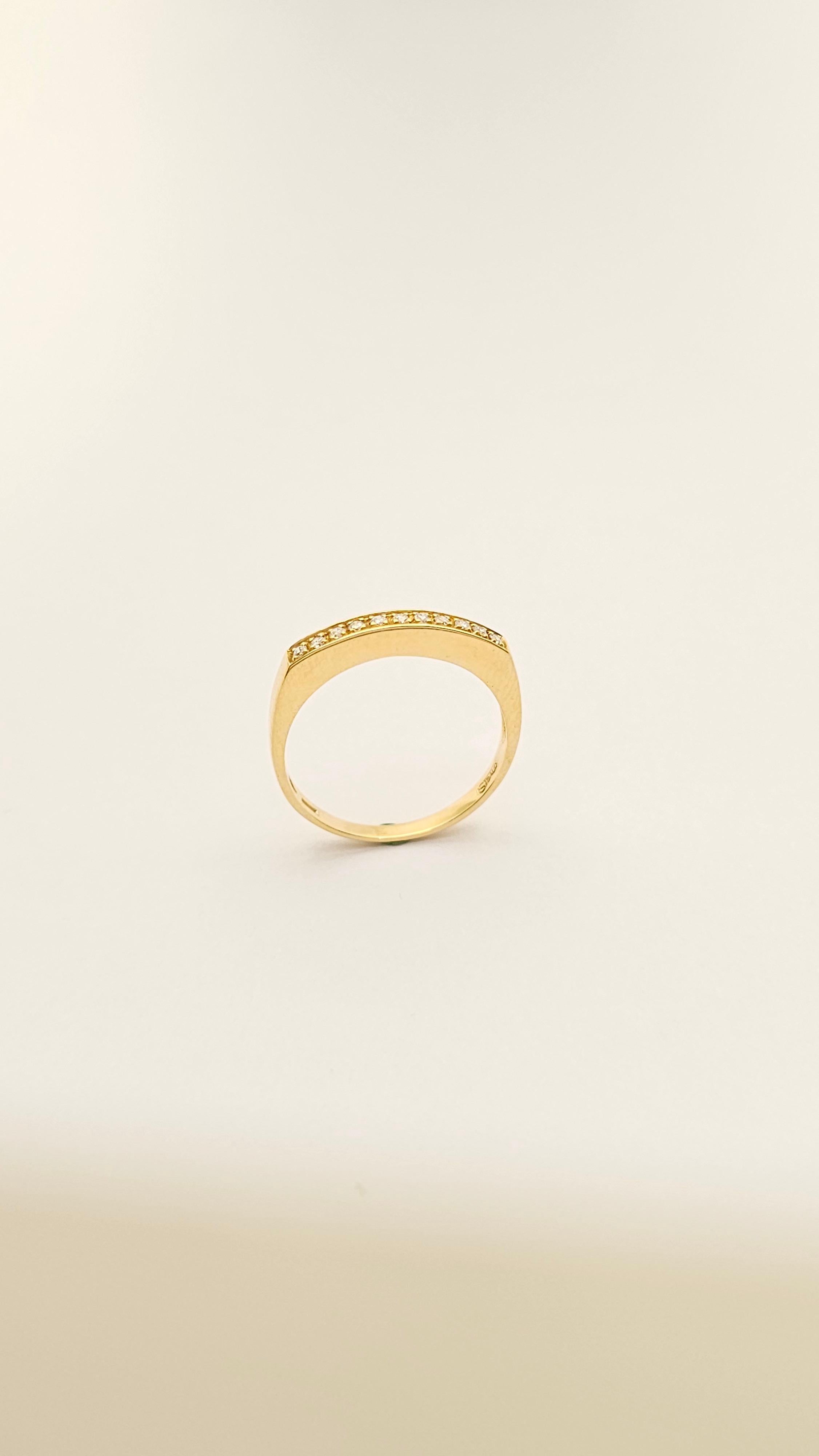 18kt Gold and Diamonds Wedding Band For Sale 2