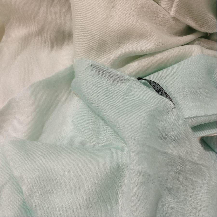 100% Cashmere
Mint green color
Shaded
Cm 195 x 115 (76,7 x 45,2)
Worldwide shipping included in the price !