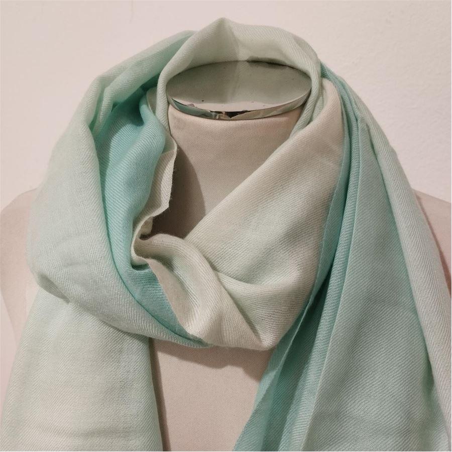 Fedeli Mint Green Cashmere Stole In Excellent Condition For Sale In Gazzaniga (BG), IT