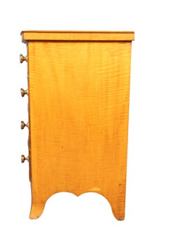 Federal Birdseye Maple Bow Front Chest Of Drawers