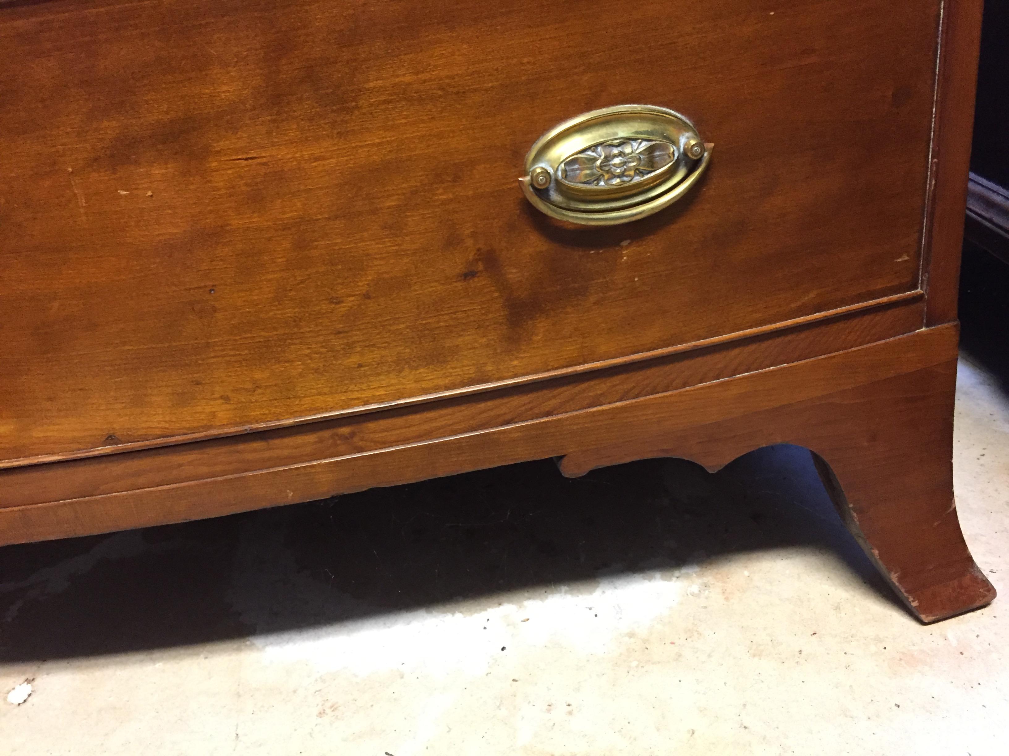 Federal Bow Front Chest in Cherry In Good Condition In Athens, GA