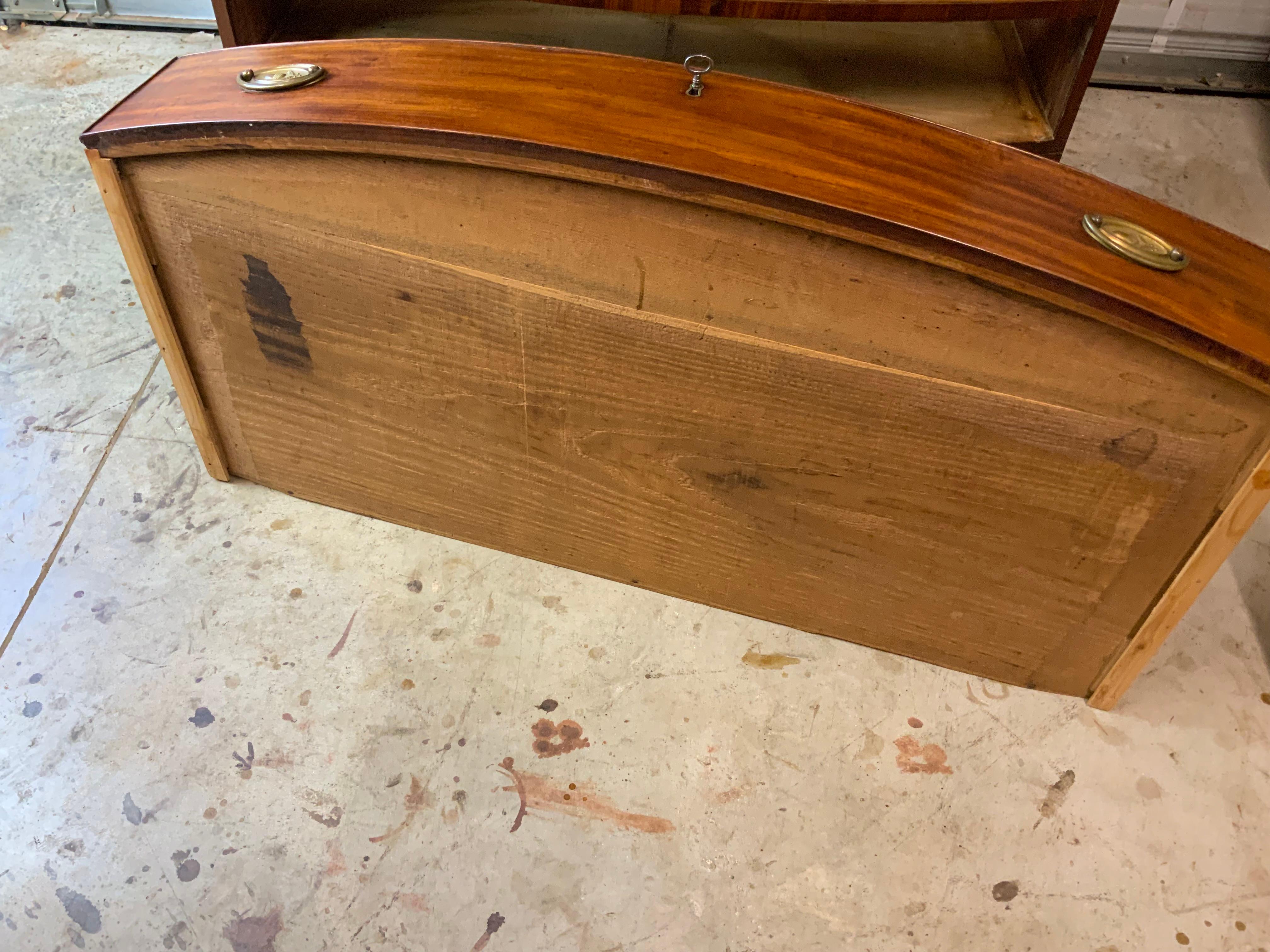 Federal Bow Front Hepplewhite Chest For Sale 6
