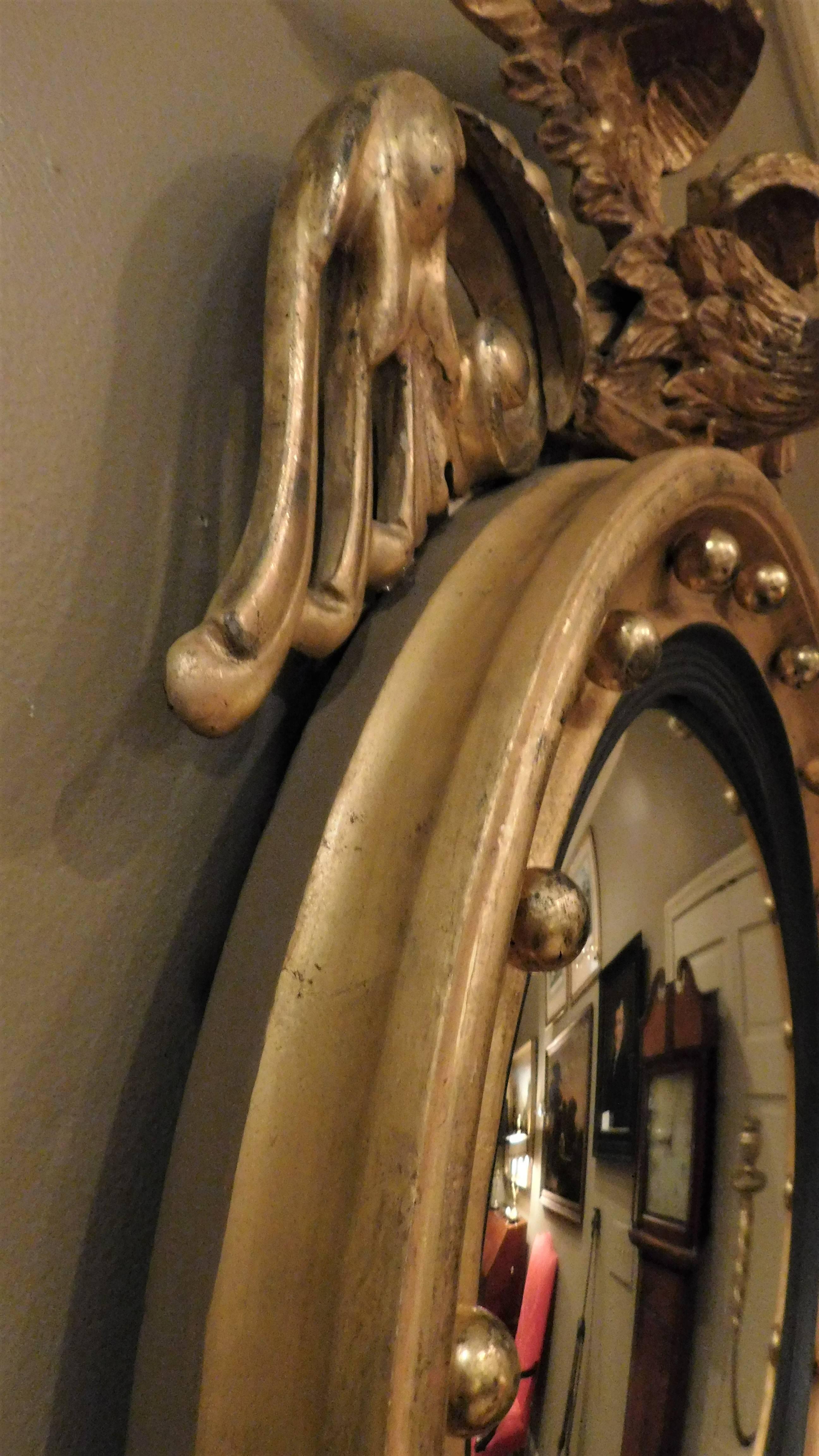 19th Century Federal Carved and Gilt Girandole /Convex Mirror, America, circa 1810 For Sale