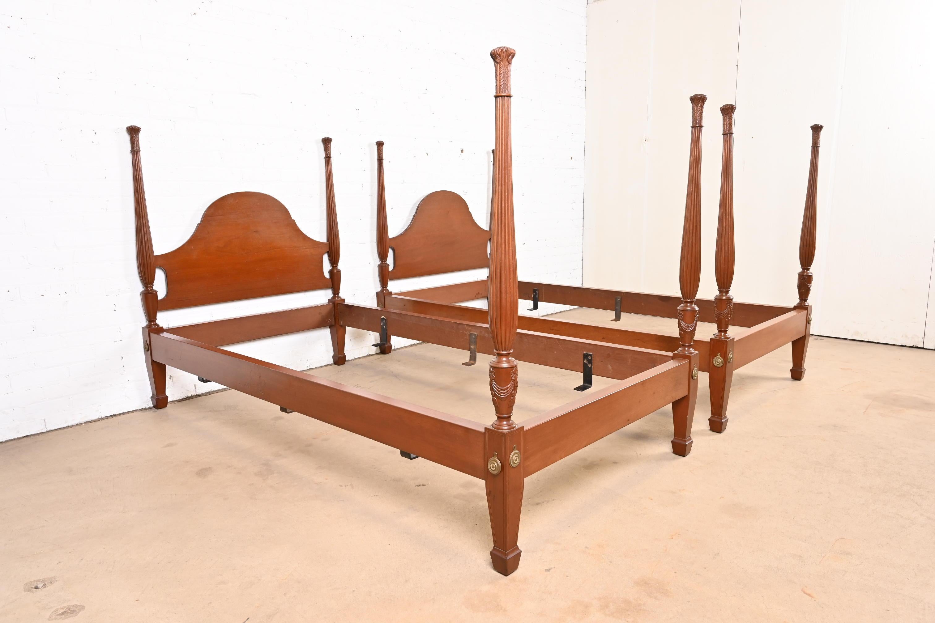 Federal Carved Mahogany Twin Poster Beds, Pair In Good Condition In South Bend, IN