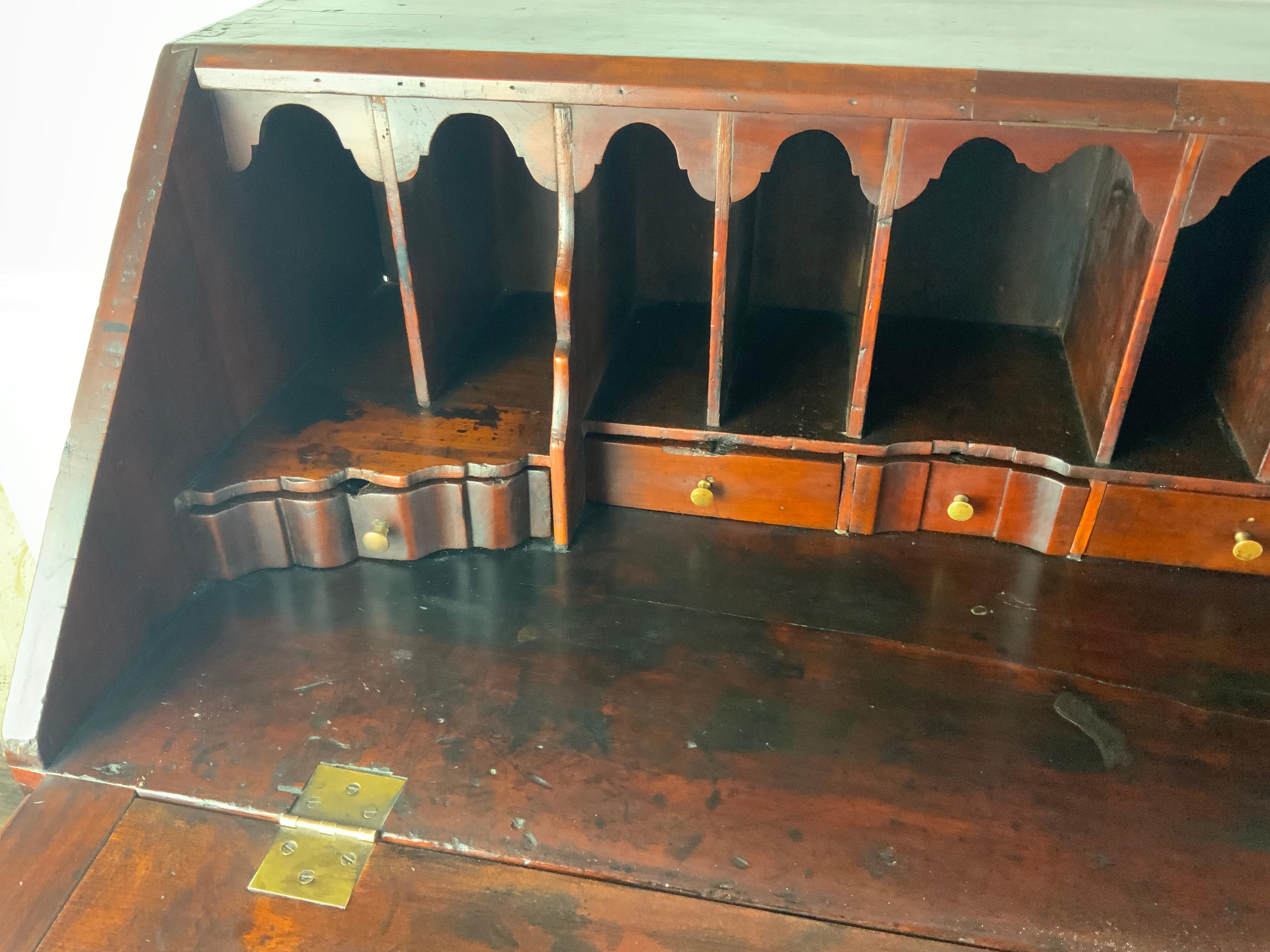 Federal Cherry Slant Lid Desk In Good Condition For Sale In Bradenton, FL
