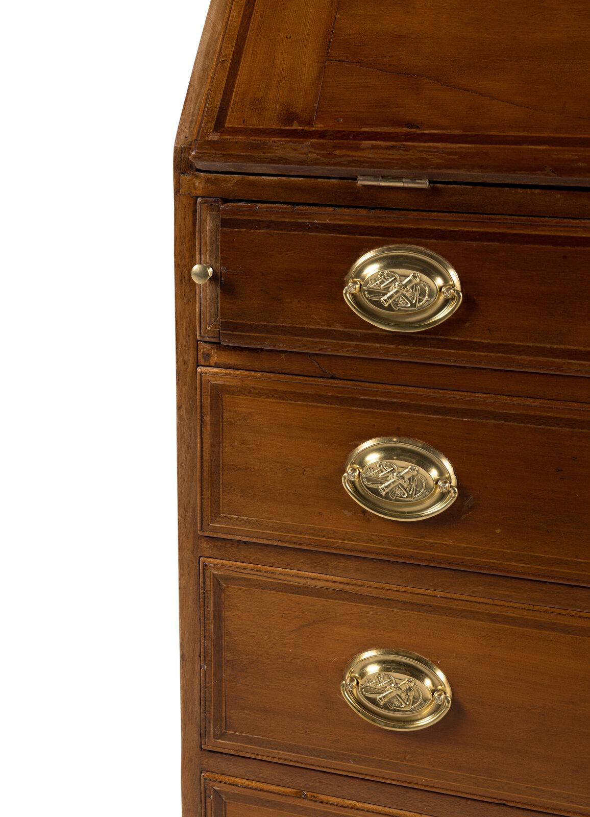 Federale Federal Cherrywood Bureau Cabinet / Desk, circa 1790 in vendita