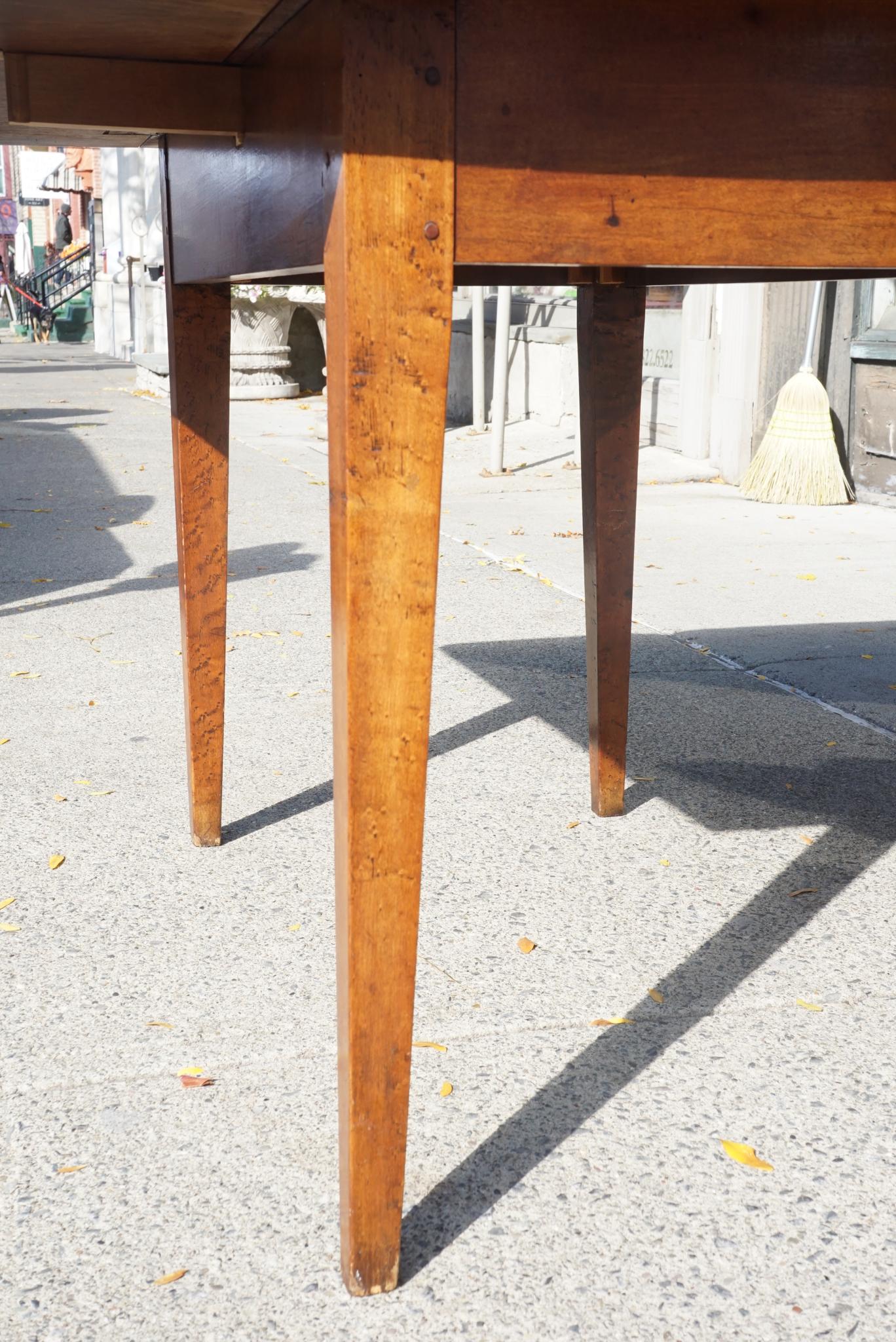 Federal Early 19th Century American Tiger Maple Small Drop Leaf Table For Sale 1