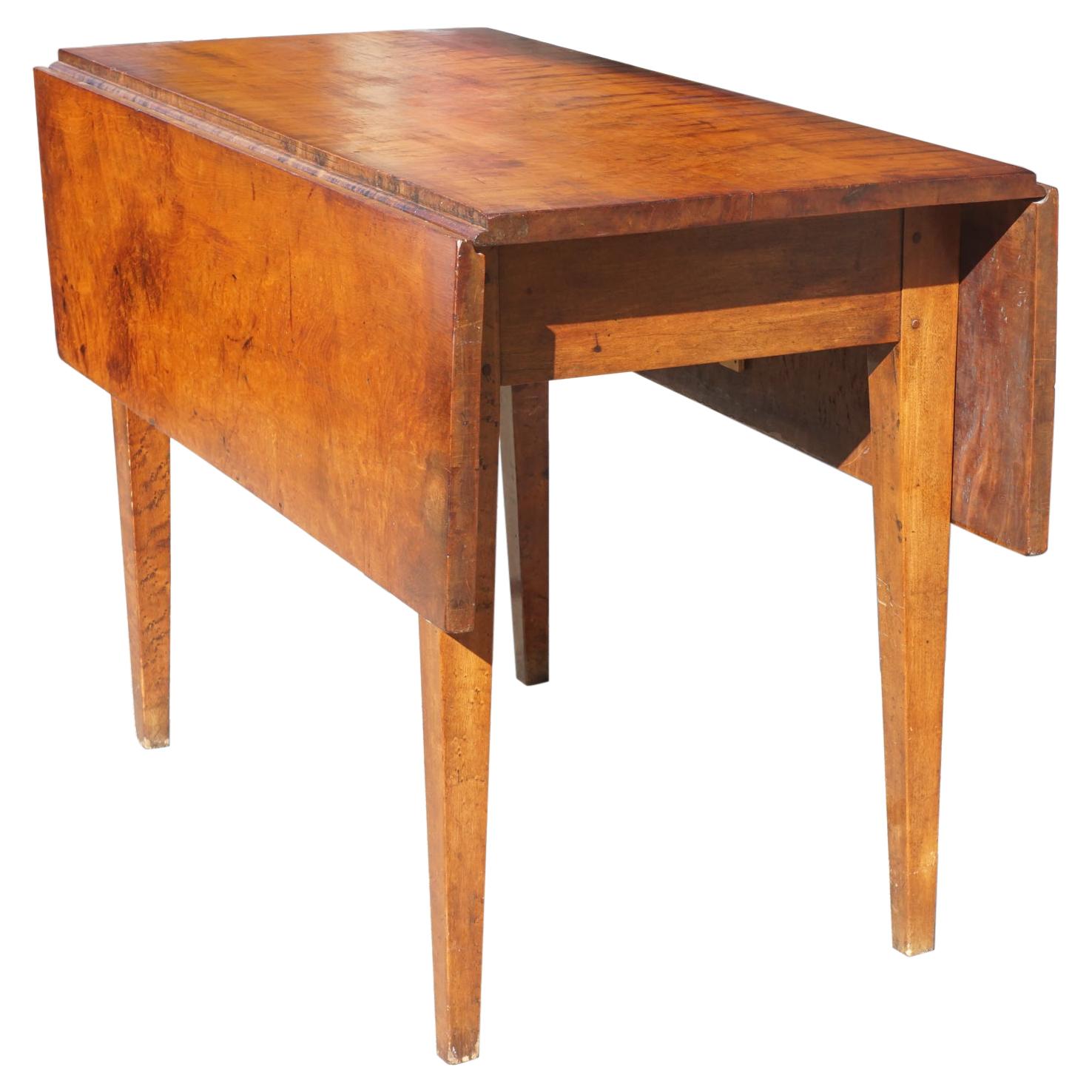 Federal Early 19th Century American Tiger Maple Small Drop Leaf Table For Sale